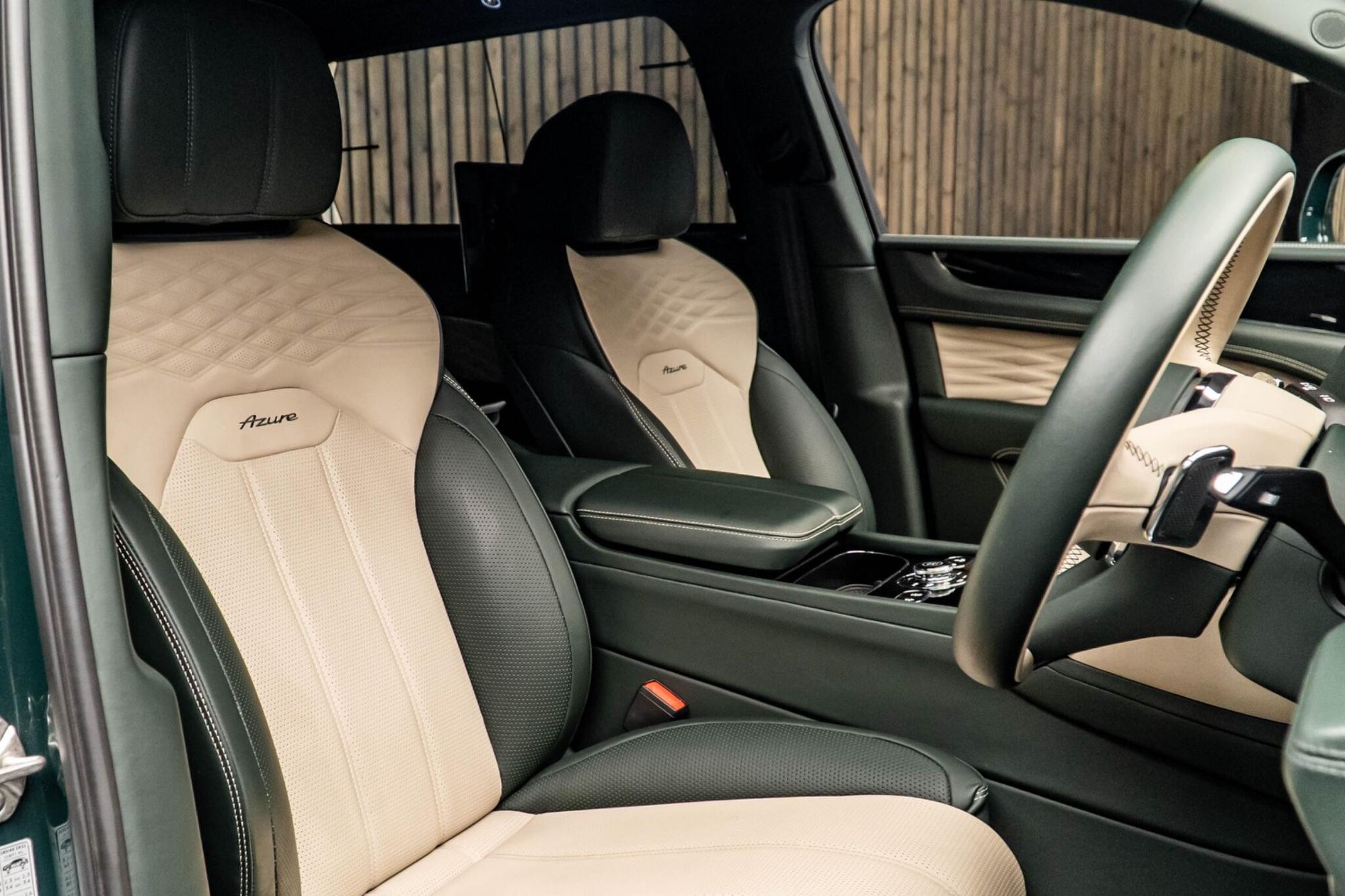 BENTLEY BENTAYGA ESTATE 4.0 V8 Azure 5dr Auto EWB for sale UK - Slide 2