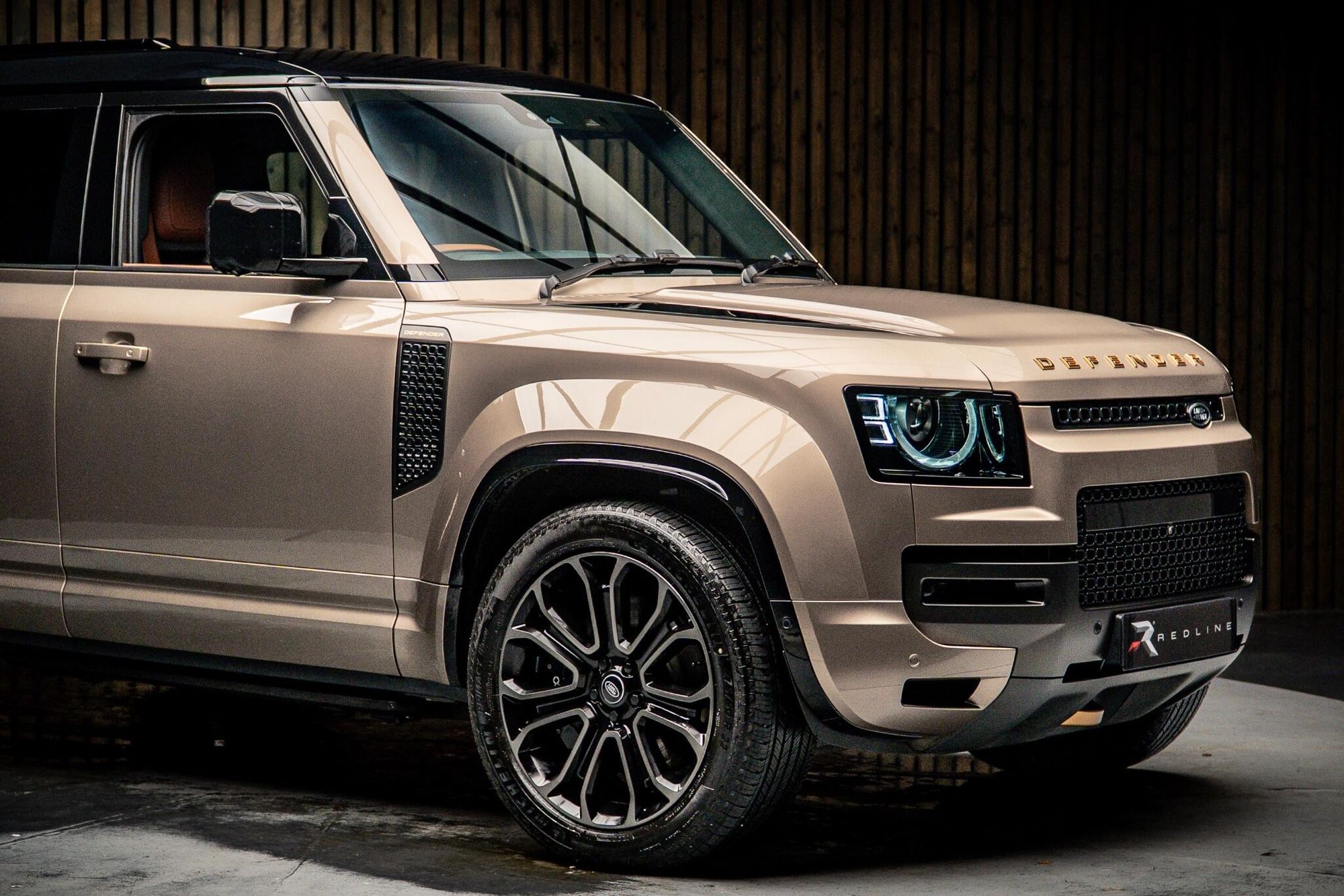 LAND ROVER DEFENDER ESTATE 4.4 P635 Octa 110 5dr Auto for sale UK - Slide 10