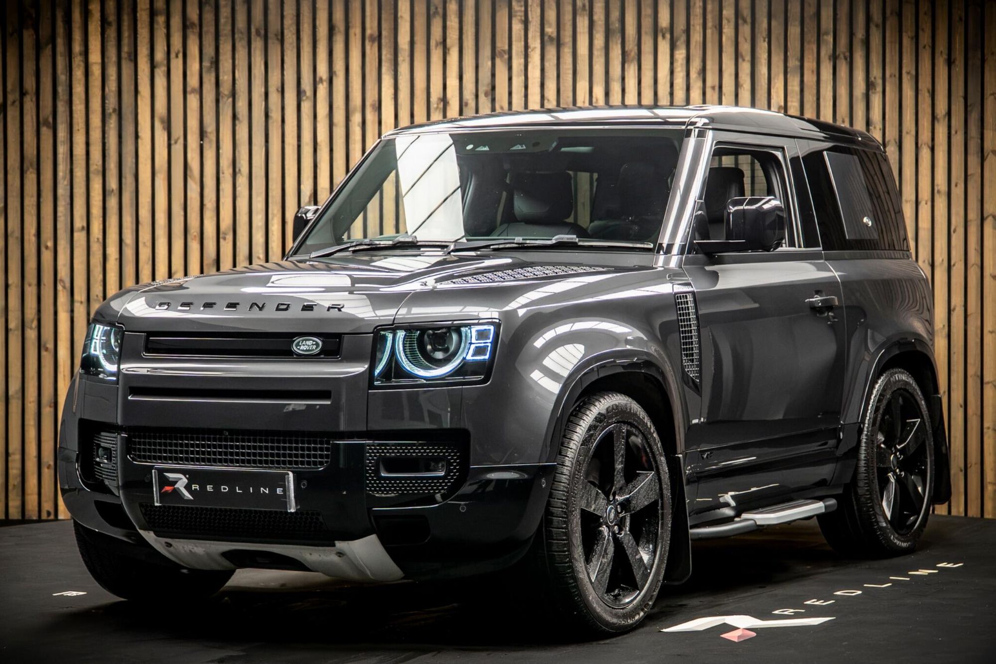 LAND ROVER DEFENDER ESTATE 5.0 P525 V8 90 3dr Auto for sale UK - Slide 8