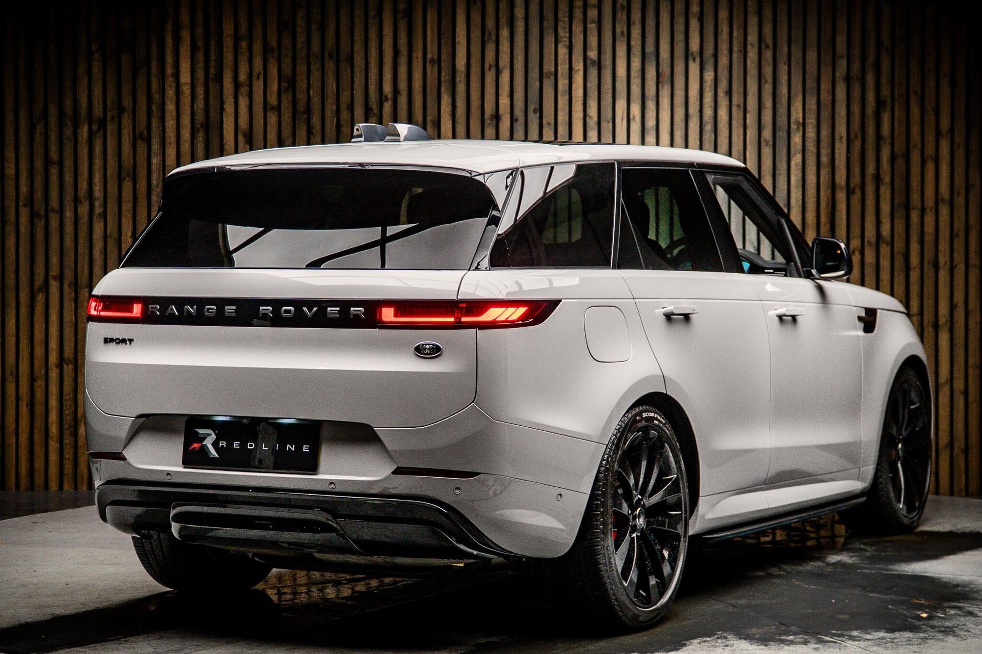 LAND ROVER RANGE ROVER SPORT DIESEL ESTATE 3.0 D350 Autobiography 5dr Auto for sale UK - Slide 4