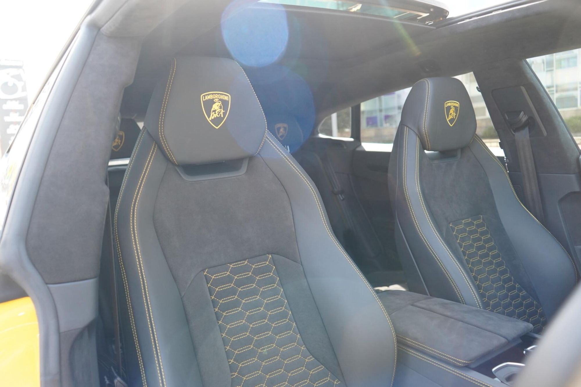 LAMBORGHINI URUS ESTATE 4.0T FSI V8 S 5dr Auto for sale UK - Slide 3