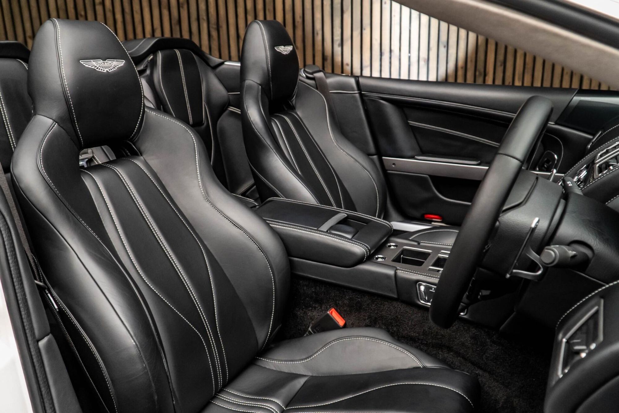 ASTON MARTIN DB9 CONVERTIBLE V12 GT 2dr Volante Touchtronic Auto for sale UK - Slide 2