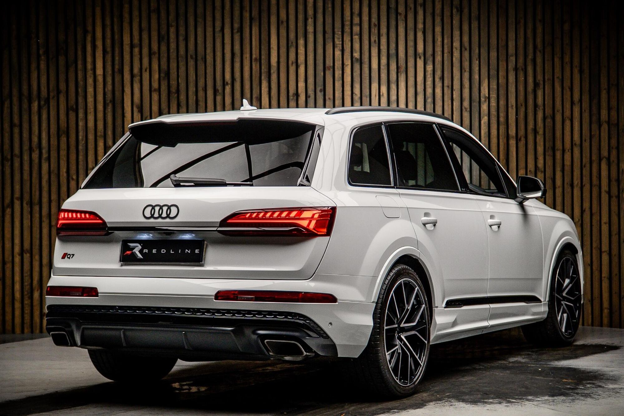 AUDI Q7 DIESEL ESTATE 50 TDI Quattro Black Edition 5dr Tiptronic for sale UK - Slide 4