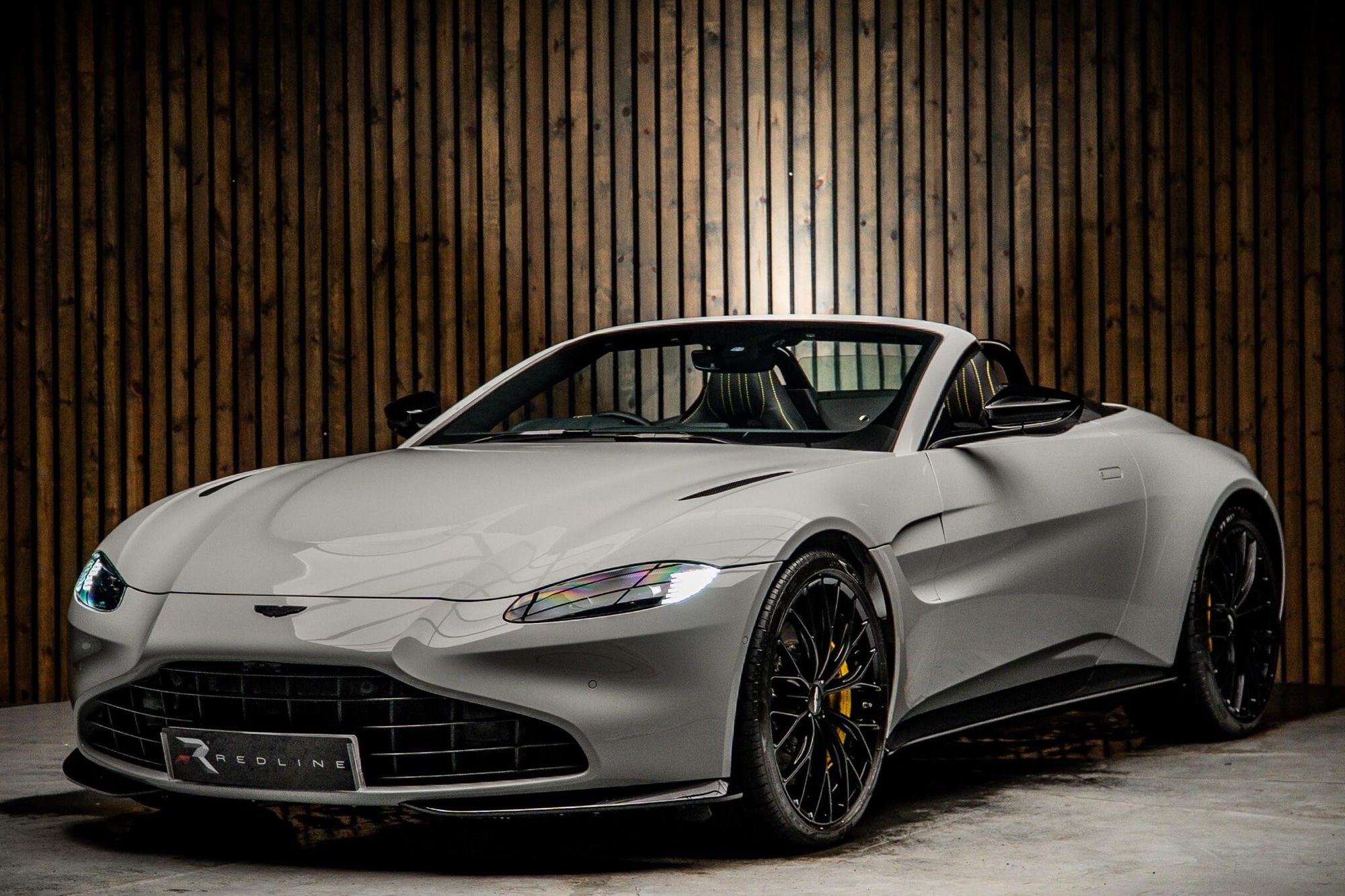 ASTON MARTIN VANTAGE V8 ROADSTER 2dr ZF 8 Speed Auto for sale UK - Slide 8