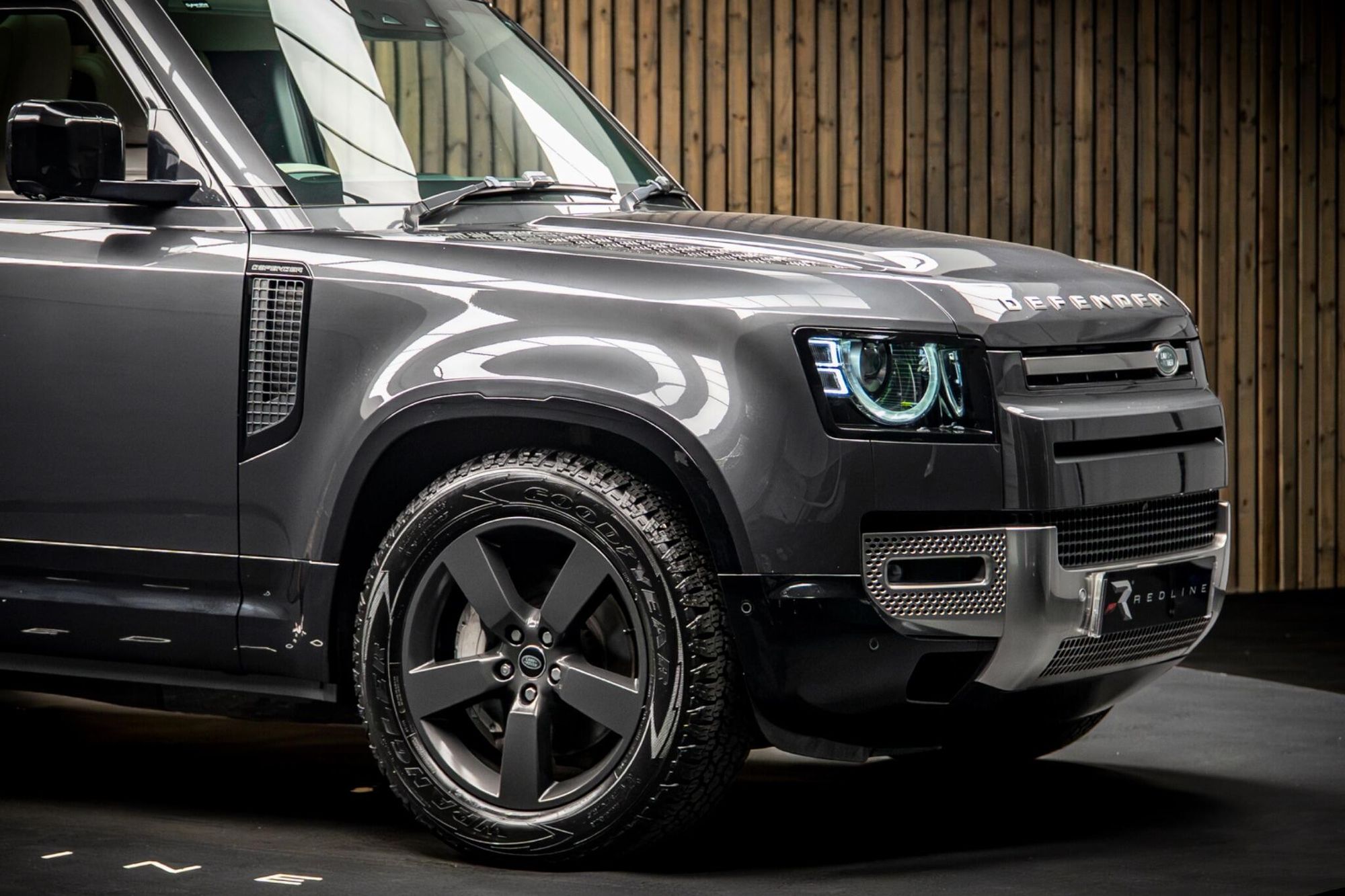 LAND ROVER DEFENDER DIESEL ESTATE 3.0 D300 HSE 110 5dr Auto for sale UK - Slide 10