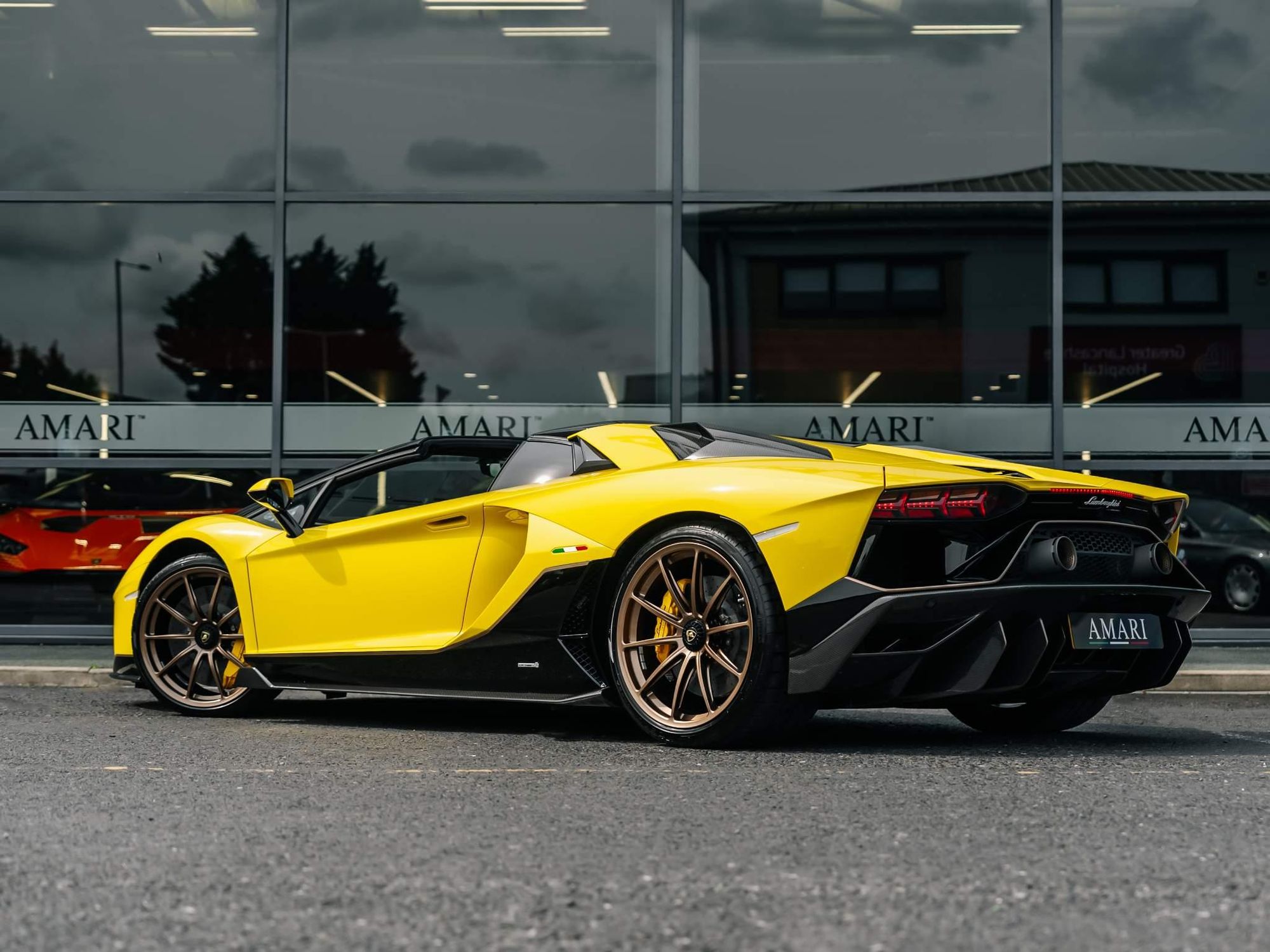 LAMBORGHINI AVENTADOR ROADSTER LP 780-4 Ultimae 2dr ISR for sale UK - Slide 5