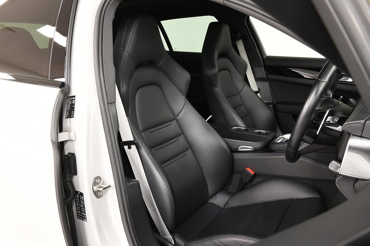 PORSCHE PANAMERA SPORT TURISMO 2.9 V6 4S E-Hybrid 5dr PDK for sale UK - Slide 7