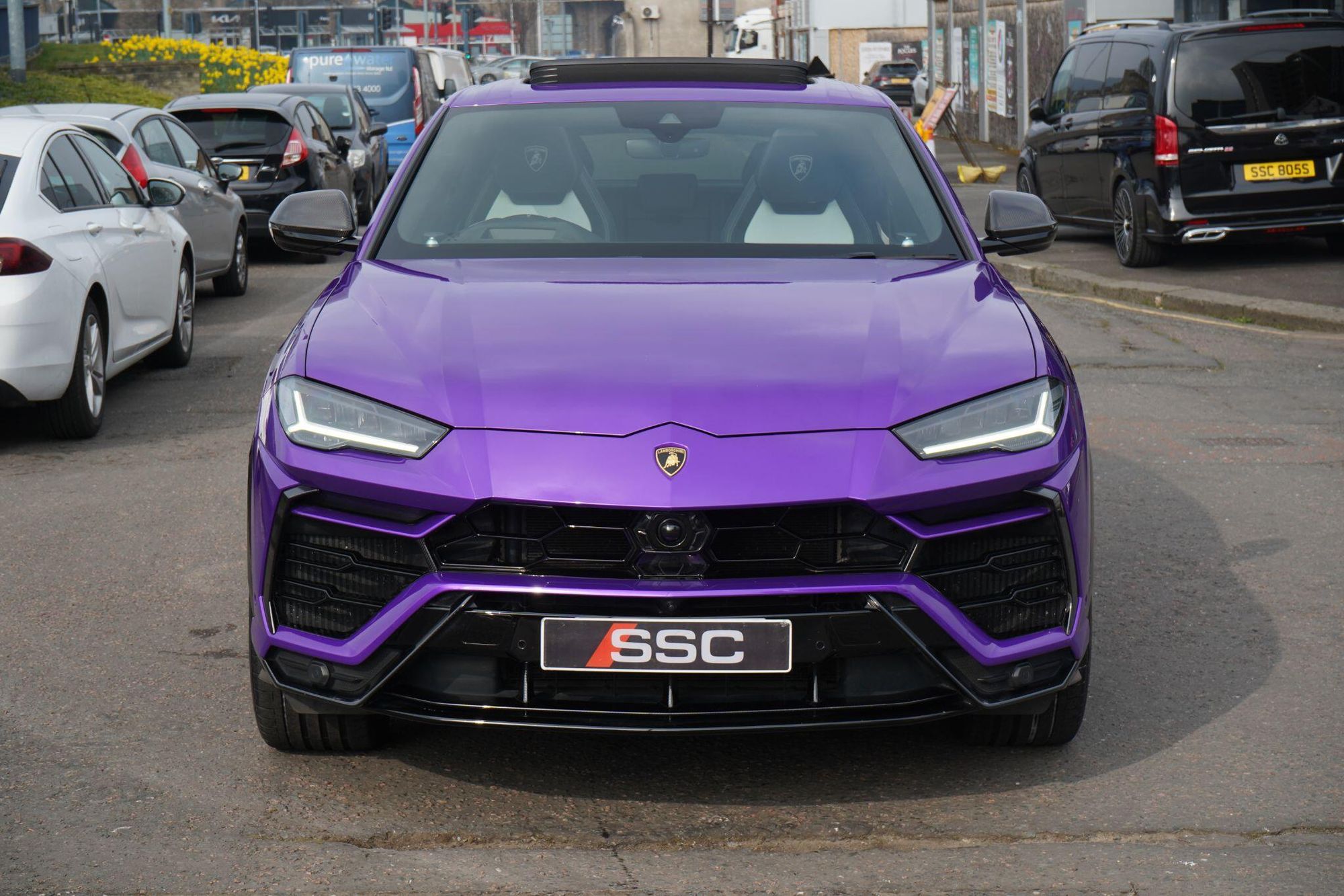 LAMBORGHINI URUS ESTATE 4.0T FSI V8 5dr Auto for sale UK - Slide 6