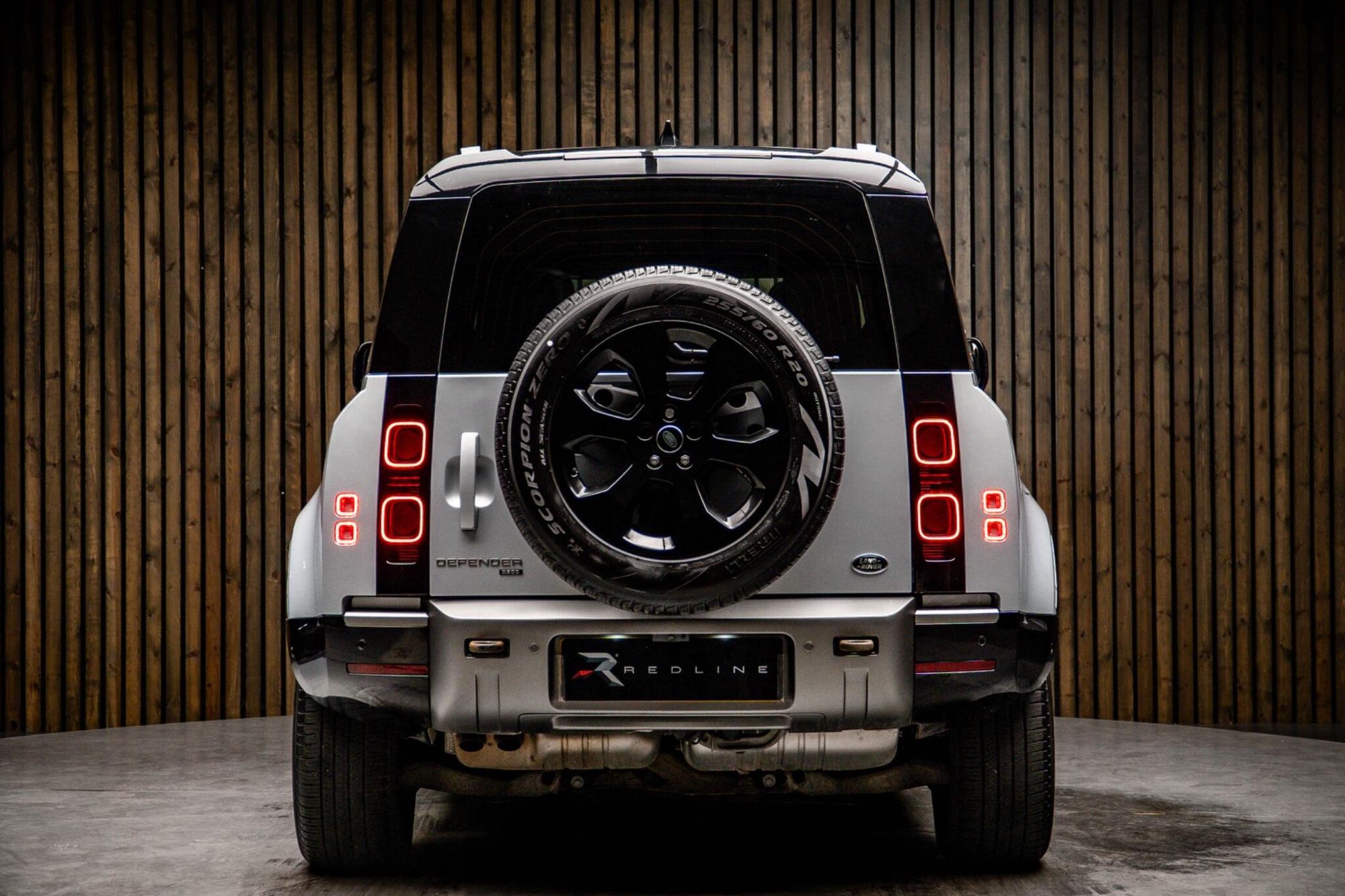 LAND ROVER DEFENDER DIESEL ESTATE 3.0 D250 X-Dynamic HSE 110 5dr Auto for sale UK - Slide 6