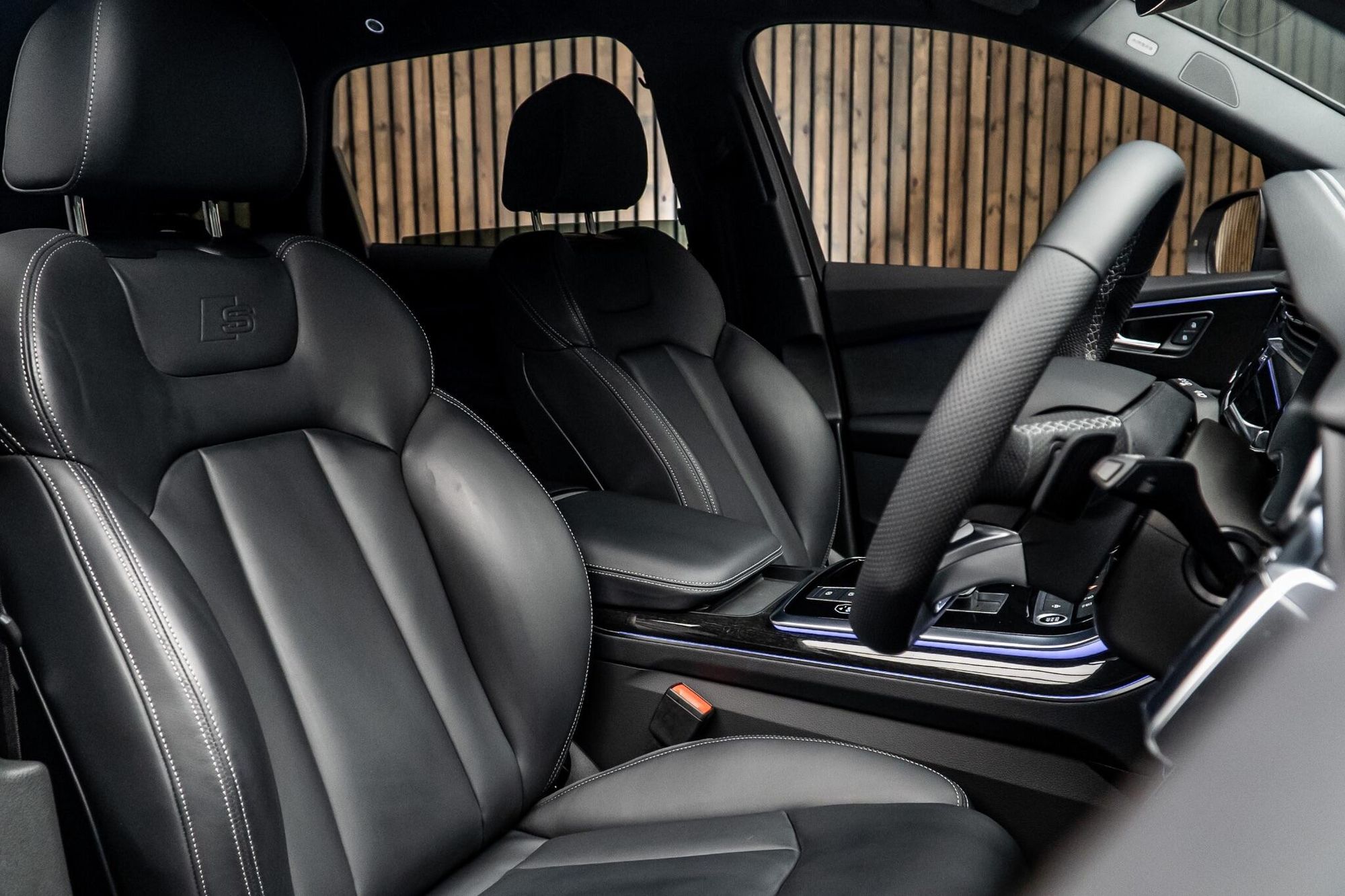 AUDI Q7 DIESEL ESTATE 50 TDI Quattro Black Edition 5dr Tiptronic for sale UK - Slide 2