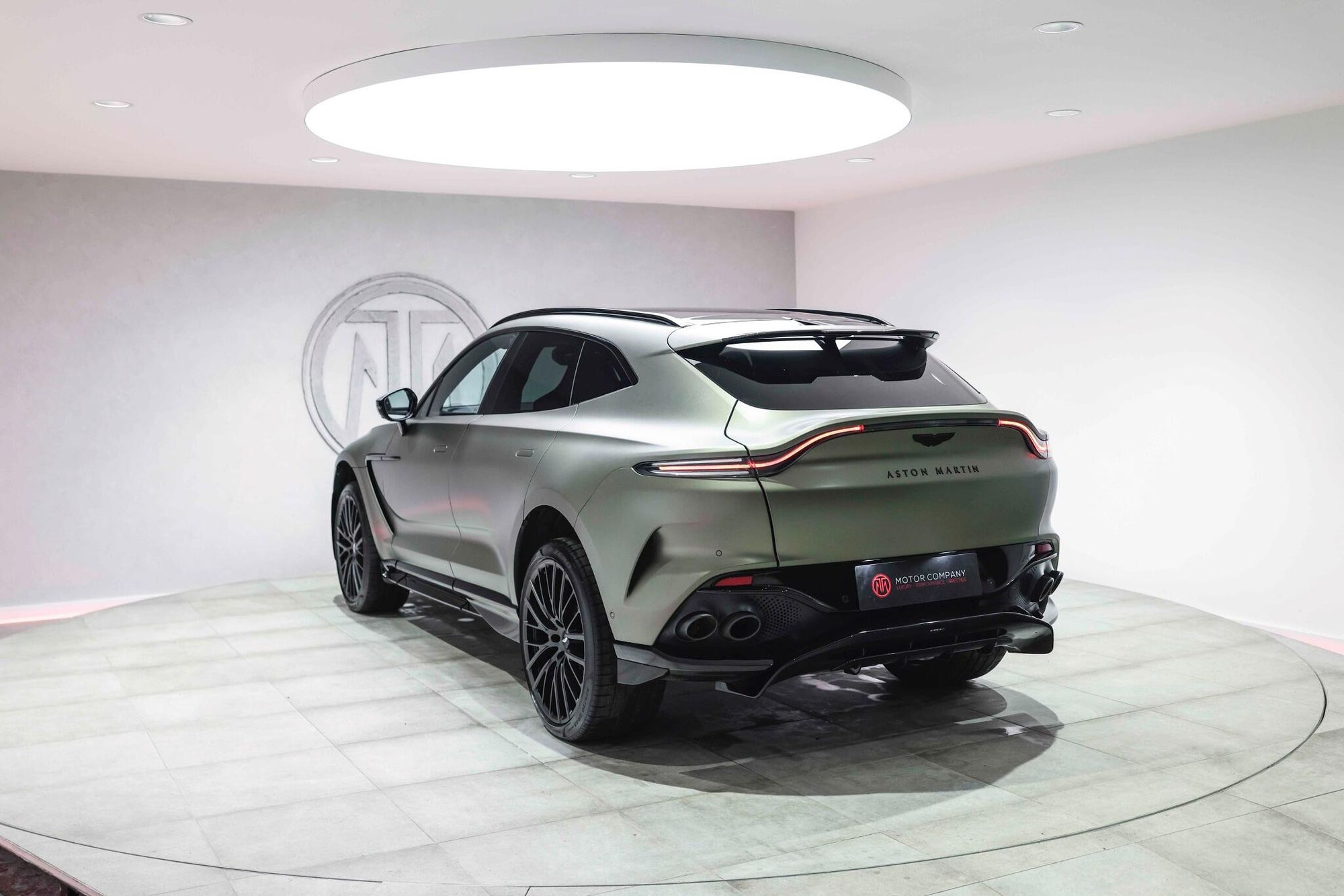 ASTON MARTIN DBX ESTATE V8 DBX707 5dr Touchtronic for sale UK - Slide 10