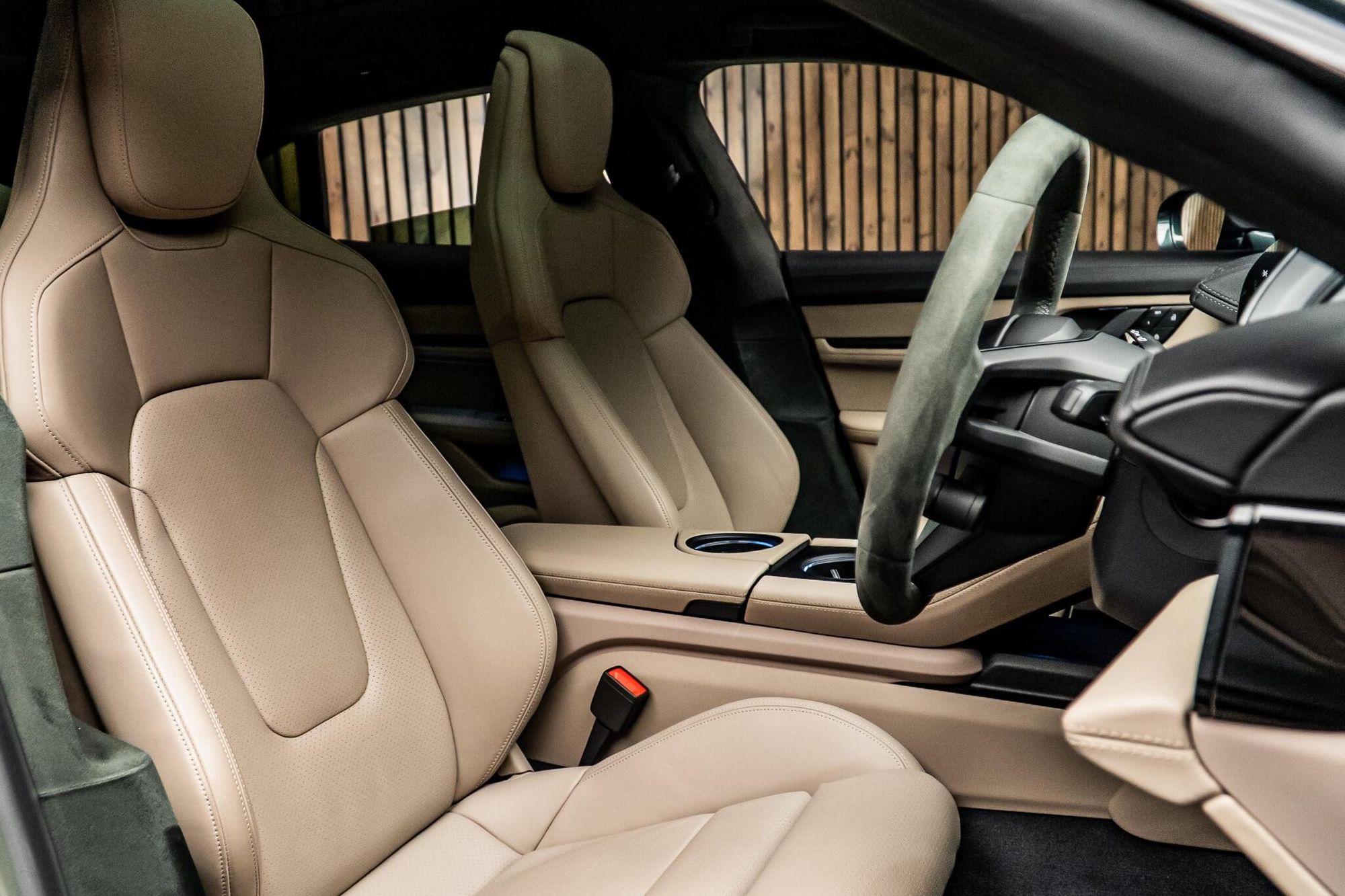 PORSCHE TAYCAN SPORT TURISMO 440kW GTS 93kWh 5dr Auto for sale UK - Slide 2