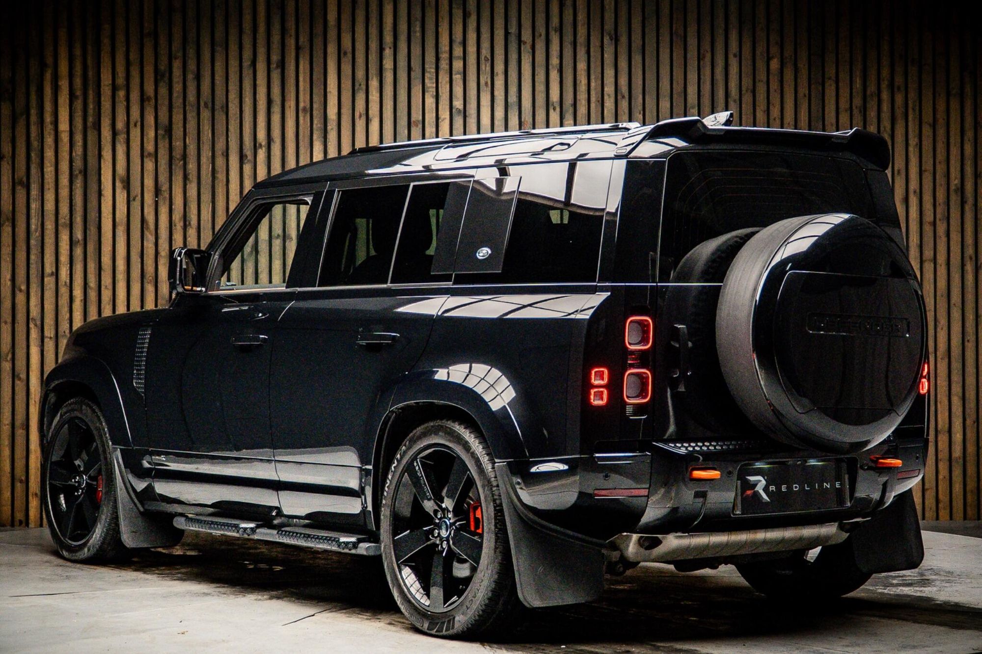 LAND ROVER DEFENDER ESTATE 3.0 P400 X 110 5dr Auto for sale UK - Slide 3