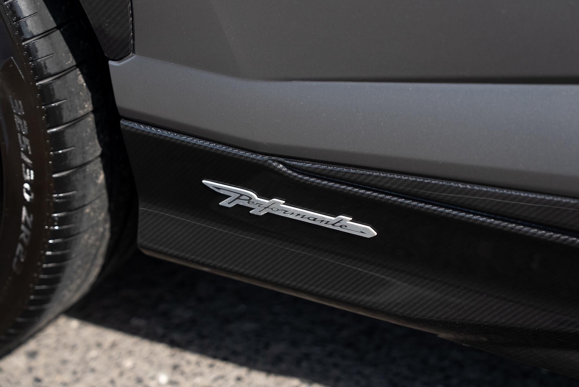 LAMBORGHINI URUS ESTATE 4.0T FSI V8 Performante 5dr Auto for sale UK - Slide 10