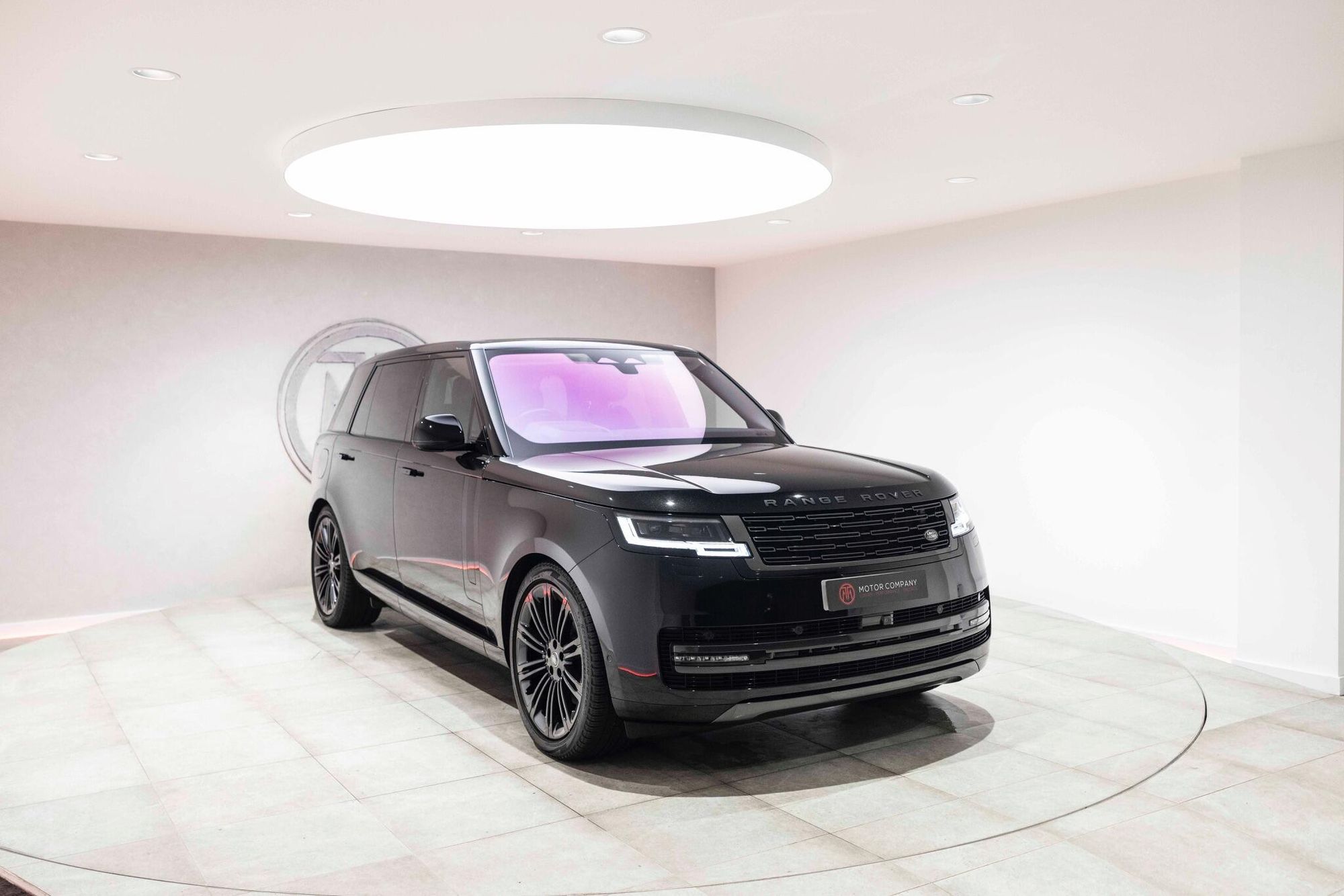 LAND ROVER RANGE ROVER DIESEL ESTATE 3.0 D350 First Edition LWB 4dr Auto for sale UK - Slide 8