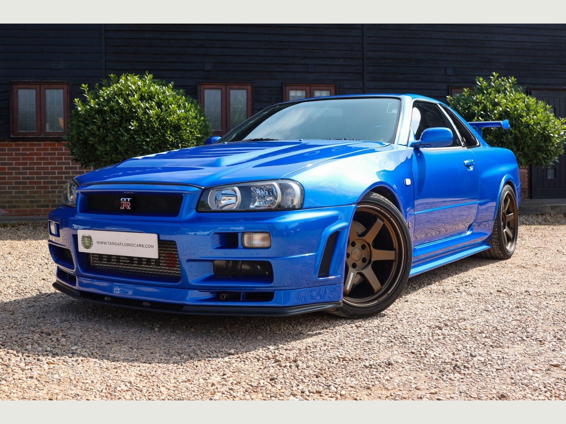NISSAN SKYLINE GT-R V SPEC 2.6 Twin Turbo 2dr for sale UK - Slide 9