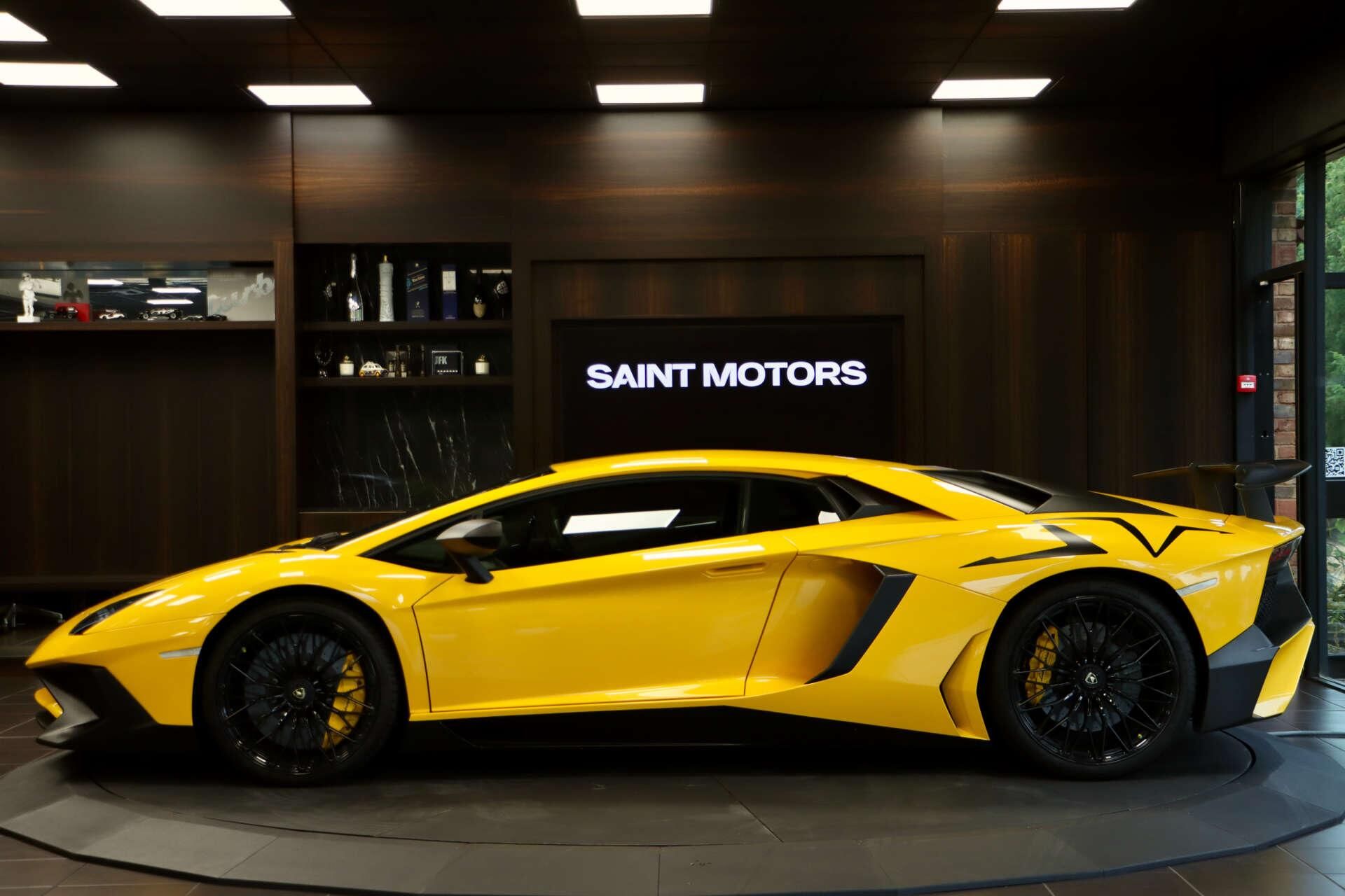 LAMBORGHINI AVENTADOR COUPE LP 750-4 Superveloce 2dr ISR for sale UK - Slide 10