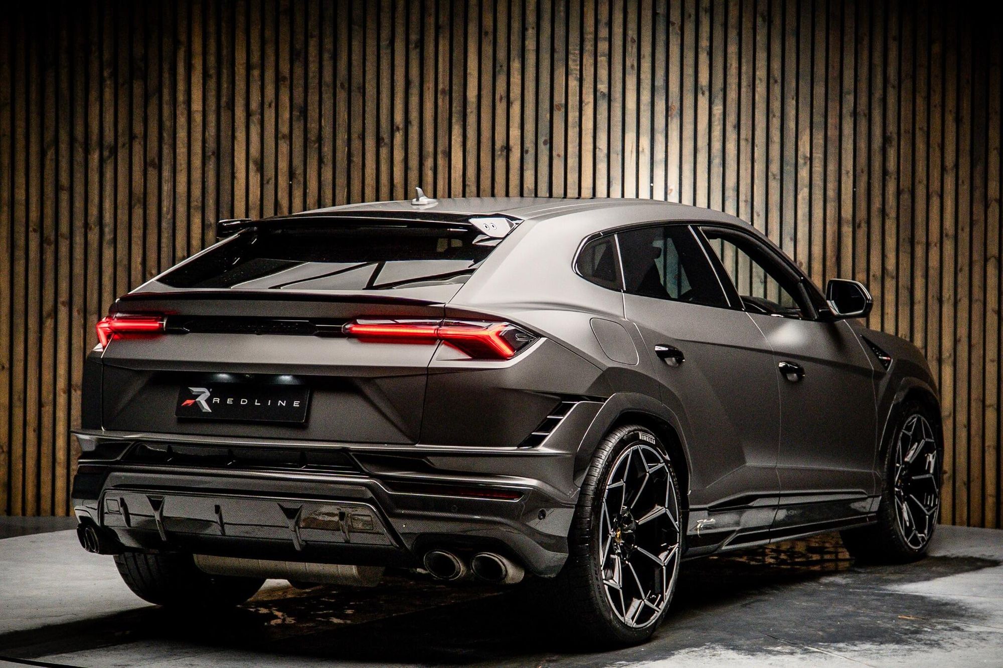 LAMBORGHINI URUS ESTATE 4.0T FSI V8 Performante 5dr Auto for sale UK - Slide 4
