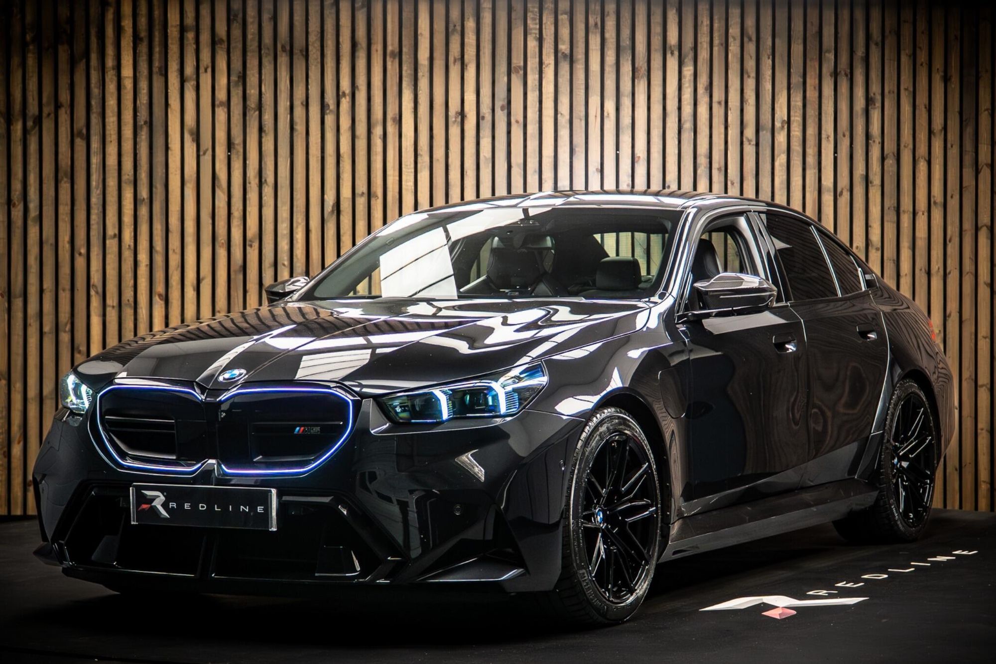 BMW M5 Saloon 4.4 22.1kWh 4 Door Auto for sale UK - Slide 8
