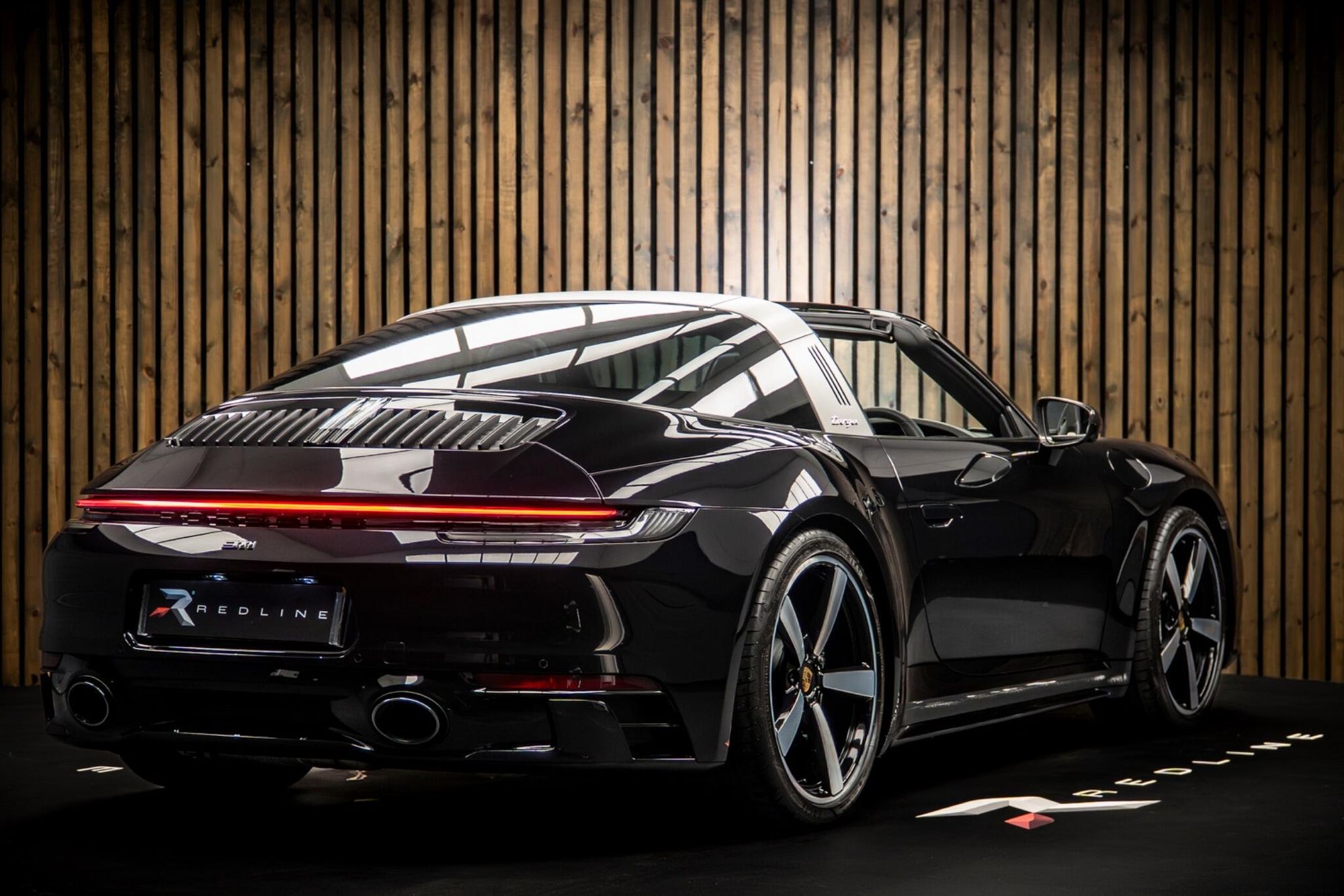 PORSCHE 911 [992] TARGA 4 S 2dr PDK for sale UK - Slide 4
