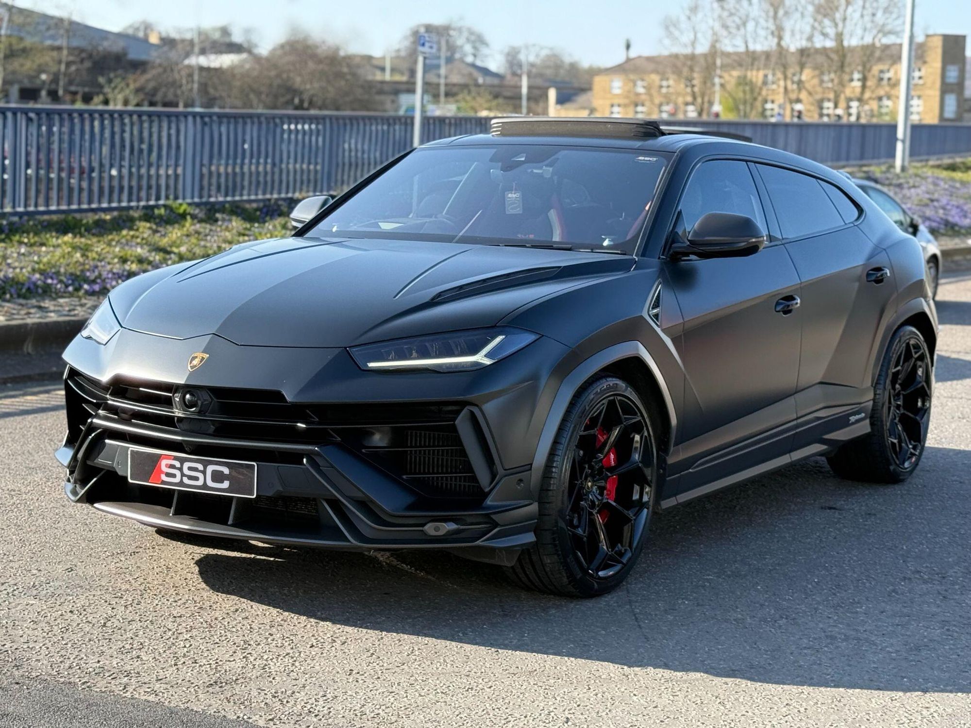 LAMBORGHINI URUS ESTATE 4.0T FSI V8 Performante 5dr Auto for sale UK - Slide 10