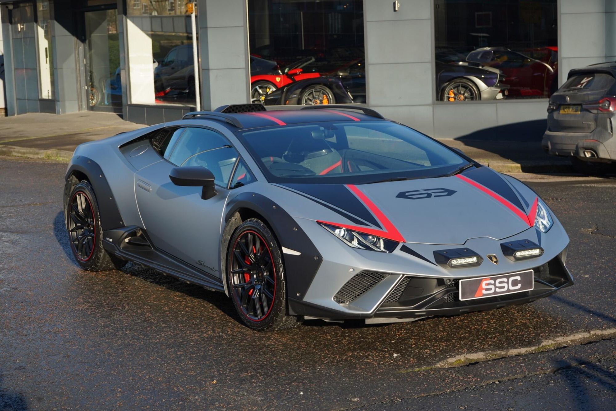 LAMBORGHINI HURACAN EVO COUPE 5.2 V10 610 Sterrato 2dr Auto AWD for sale UK - Slide 5