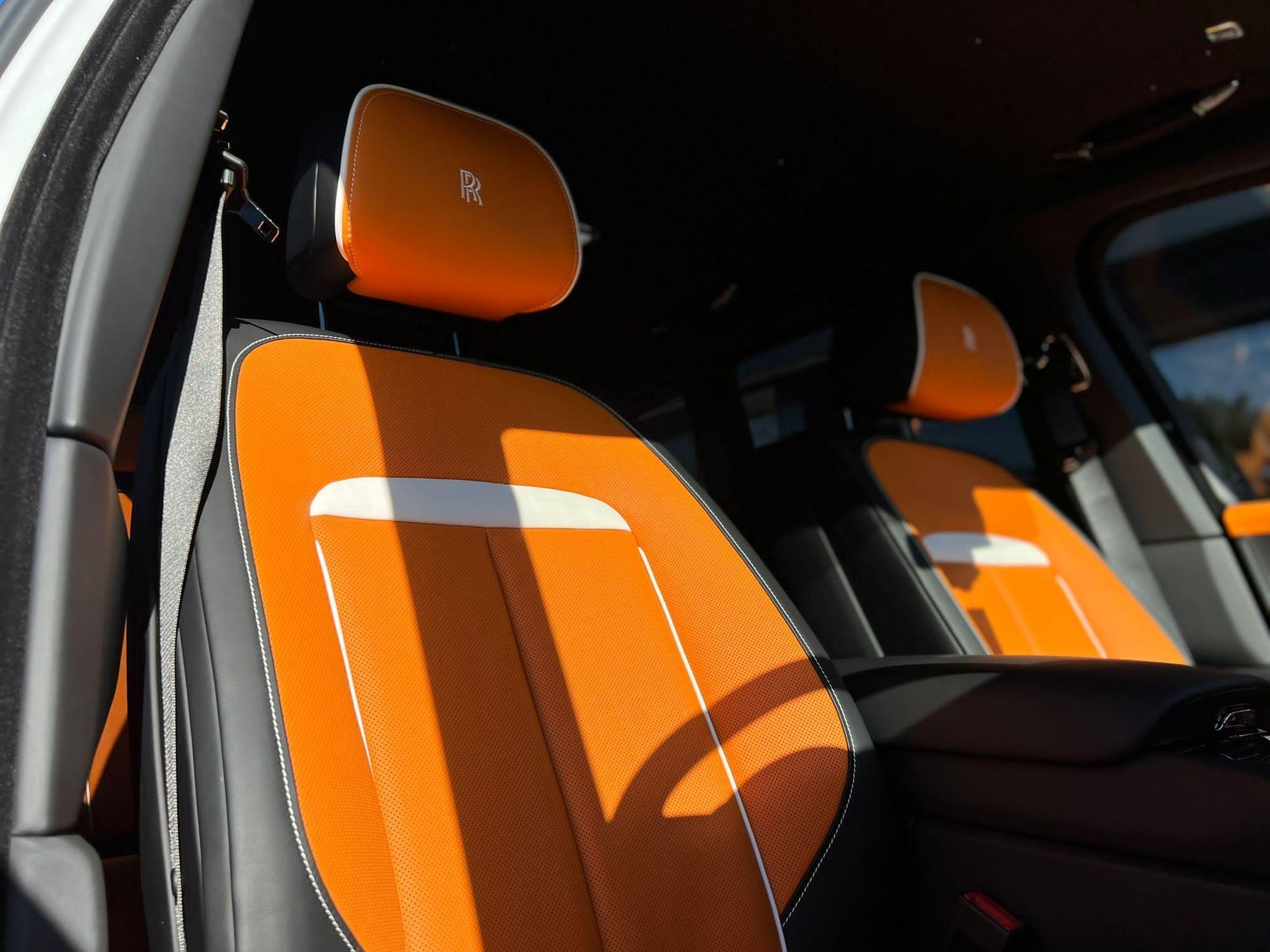 ROLLS-ROYCE CULLINAN ESTATE Black Badge 5dr Auto for sale UK - Slide 3