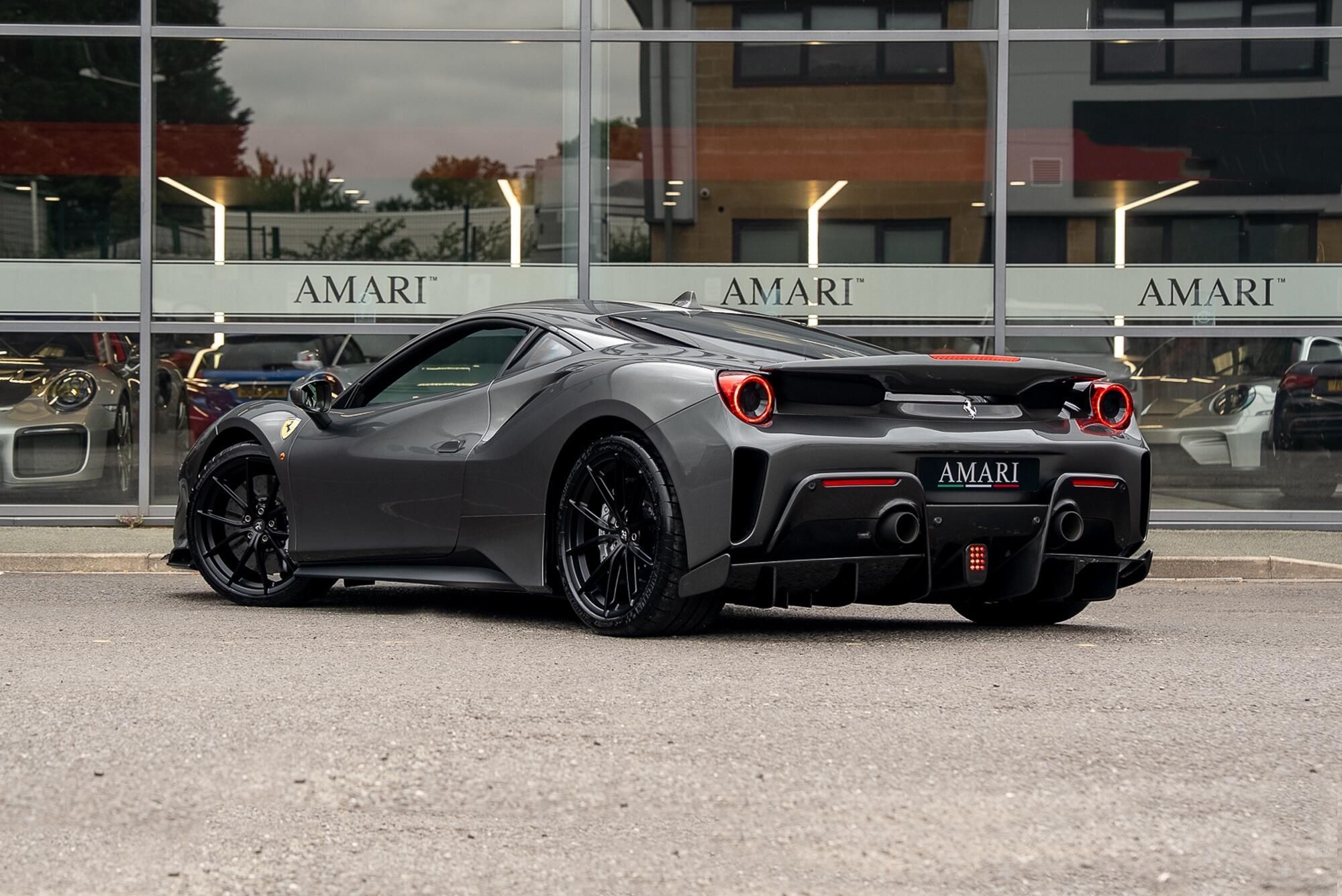 FERRARI 488 PISTA COUPE 2dr Auto for sale UK - Slide 3