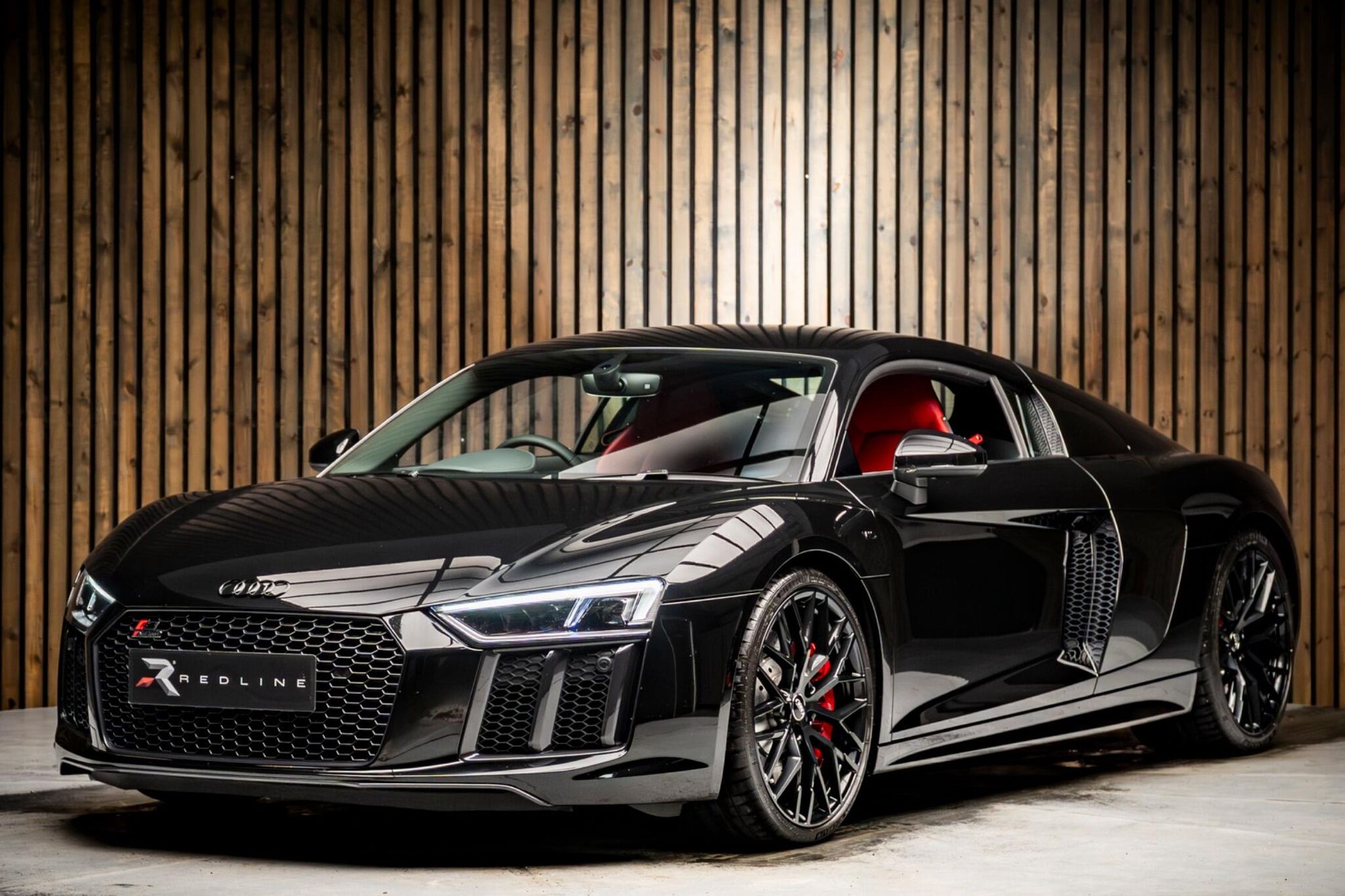 AUDI R8 COUPE 5.2 FSI V10 Quattro 2dr S Tronic for sale UK - Slide 8