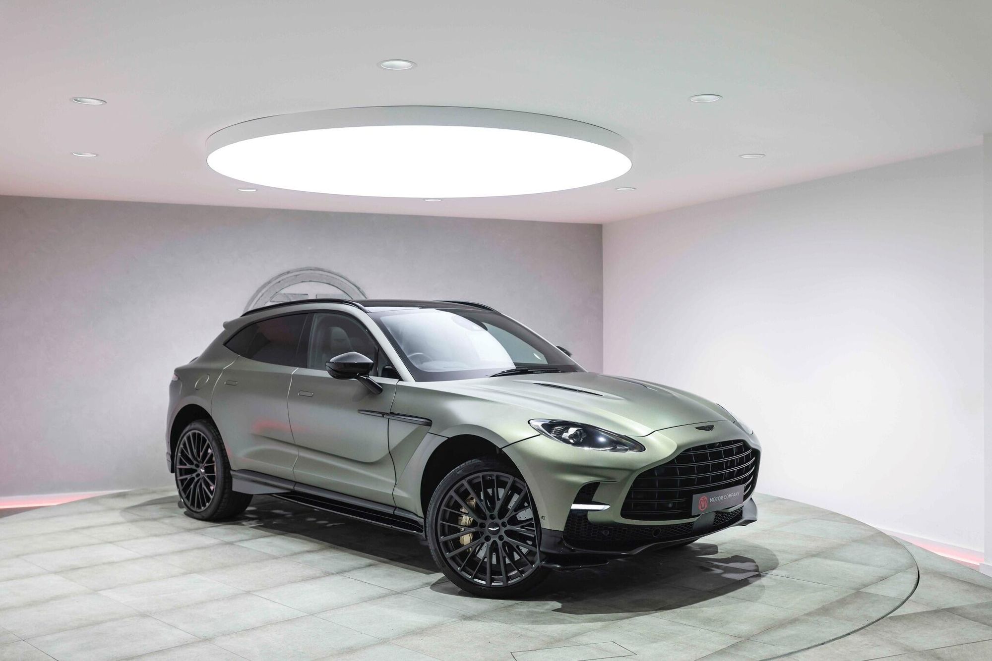 ASTON MARTIN DBX ESTATE V8 DBX707 5dr Touchtronic for sale UK - Slide 2