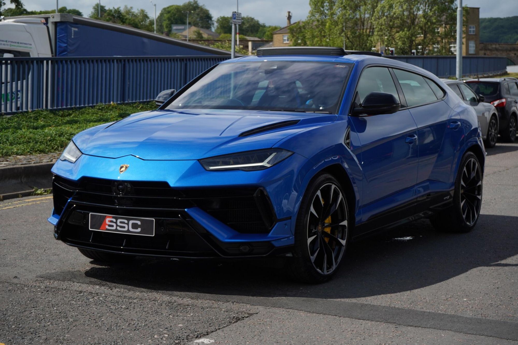 LAMBORGHINI URUS ESTATE 4.0T FSI V8 S 5dr Auto for sale UK - Slide 7