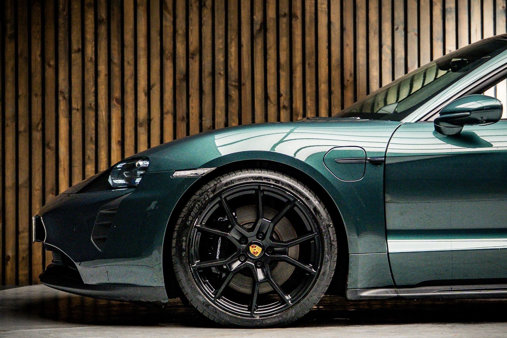 PORSCHE TAYCAN SPORT TURISMO 440kW GTS 93kWh 5dr Auto for sale UK - Slide 9