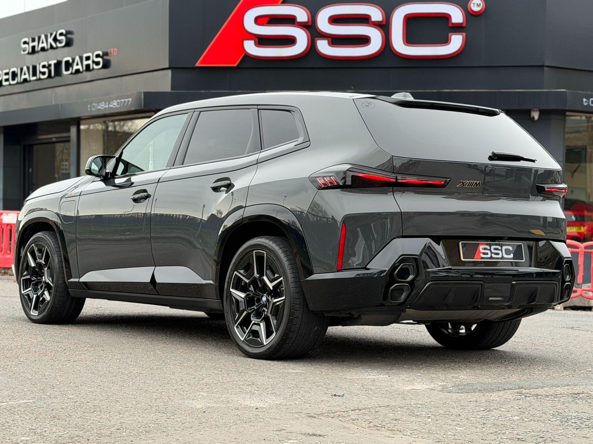 BMW XM Suv 4.4 xDrive Label Phev 29.5kWh 5 Door Auto for sale UK - Slide 2