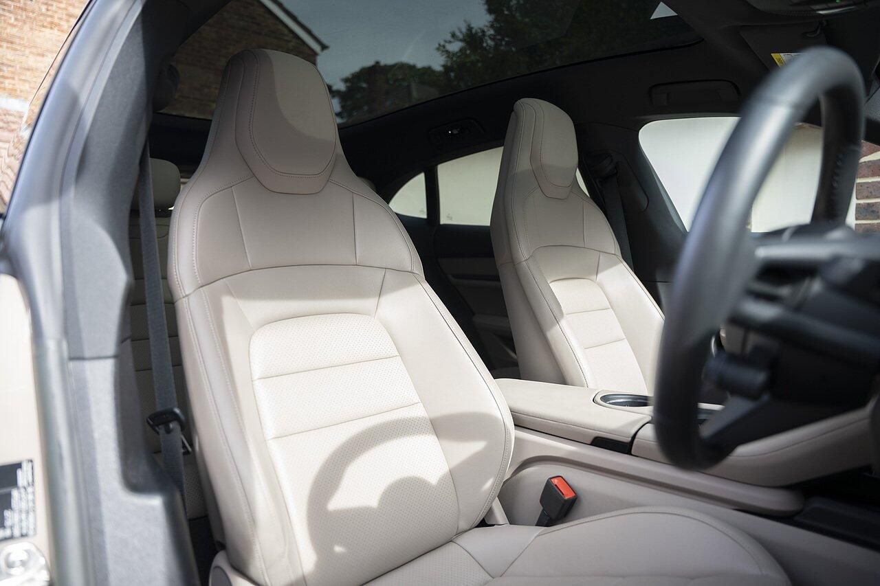 PORSCHE TAYCAN SPORT TURISMO 300kW 79kWh 5dr RWD Auto for sale UK - Slide 10