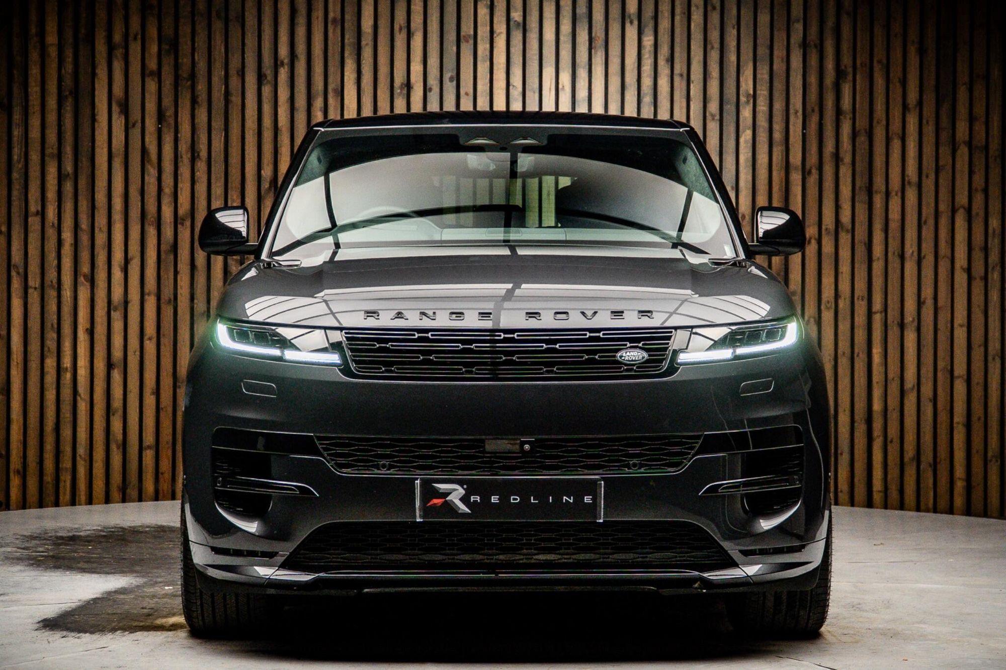 LAND ROVER RANGE ROVER SPORT ESTATE 3.0 P550e Autobiography 5dr Auto for sale UK - Slide 5