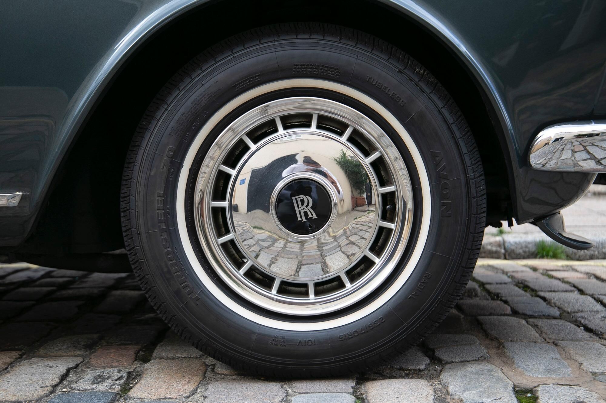 ROLLS-ROYCE CORNICHE CONVERTIBLE 2dr Auto for sale UK - Slide 10