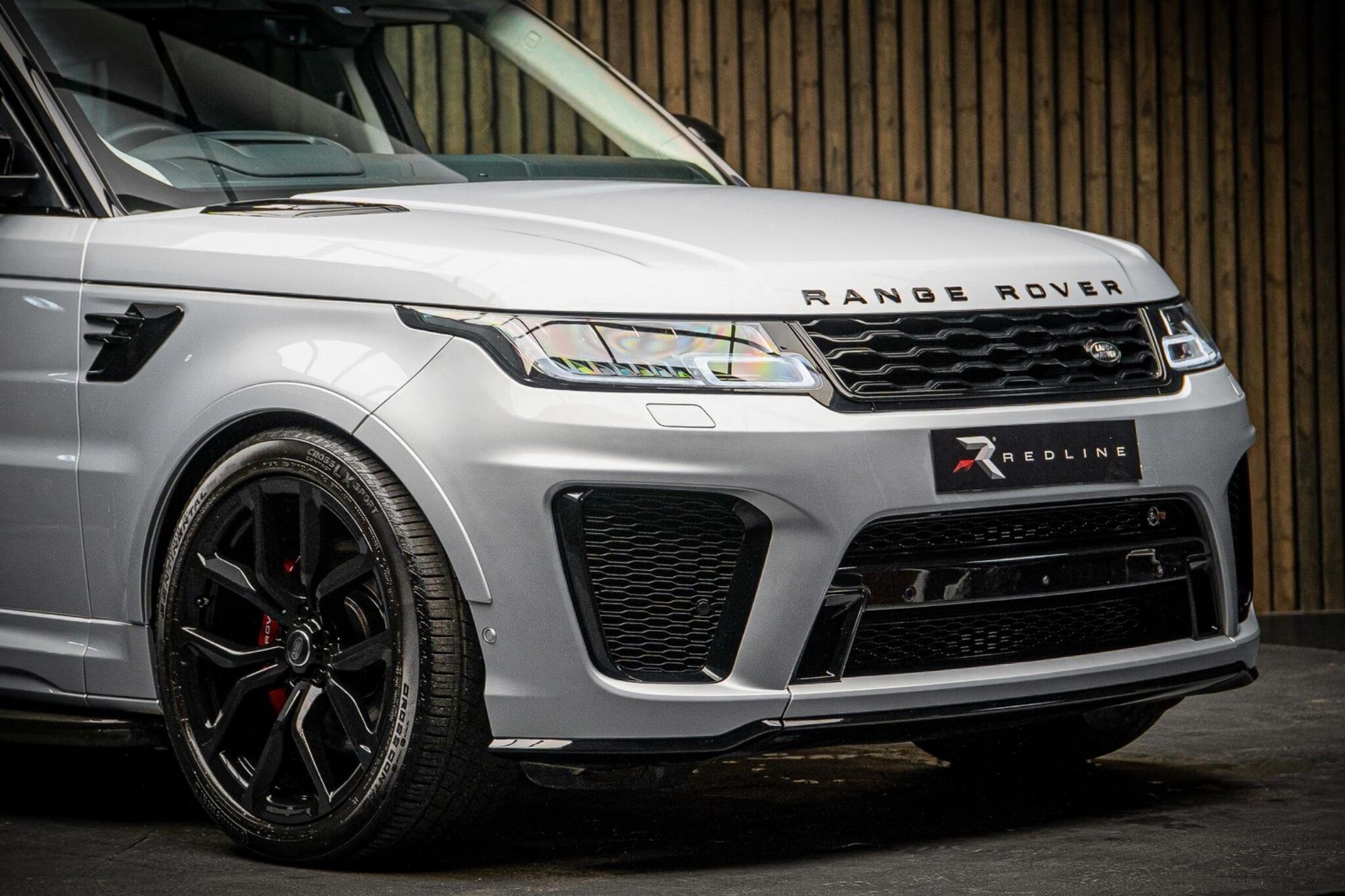 LAND ROVER RANGE ROVER SPORT ESTATE 5.0 P575 S/C SVR 5dr Auto for sale UK - Slide 10