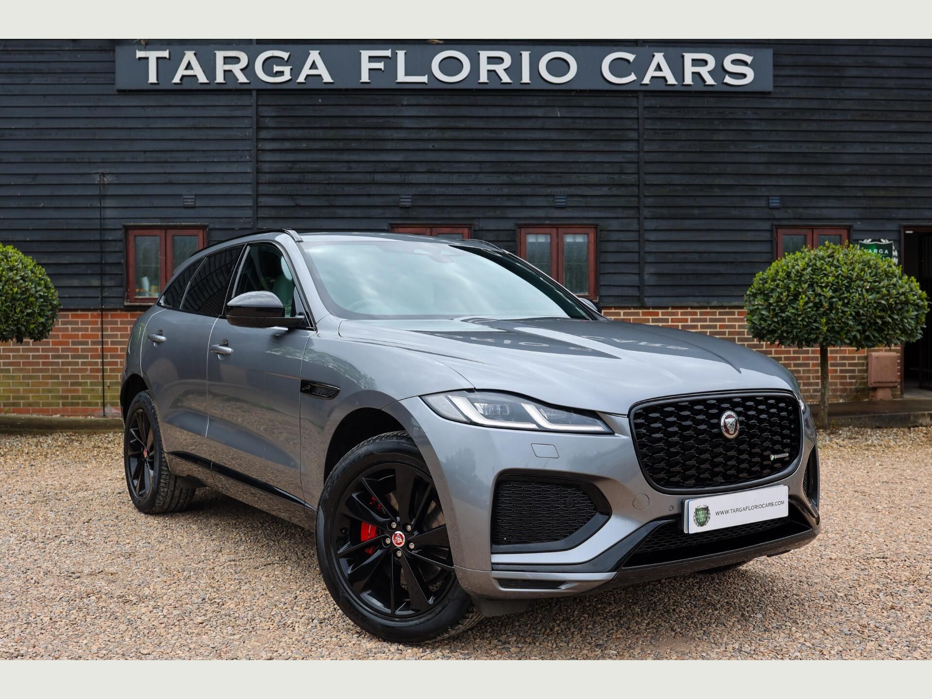 JAGUAR F-PACE DIESEL ESTATE 2.0 D200 R-Dynamic HSE Black 5dr Auto AWD
