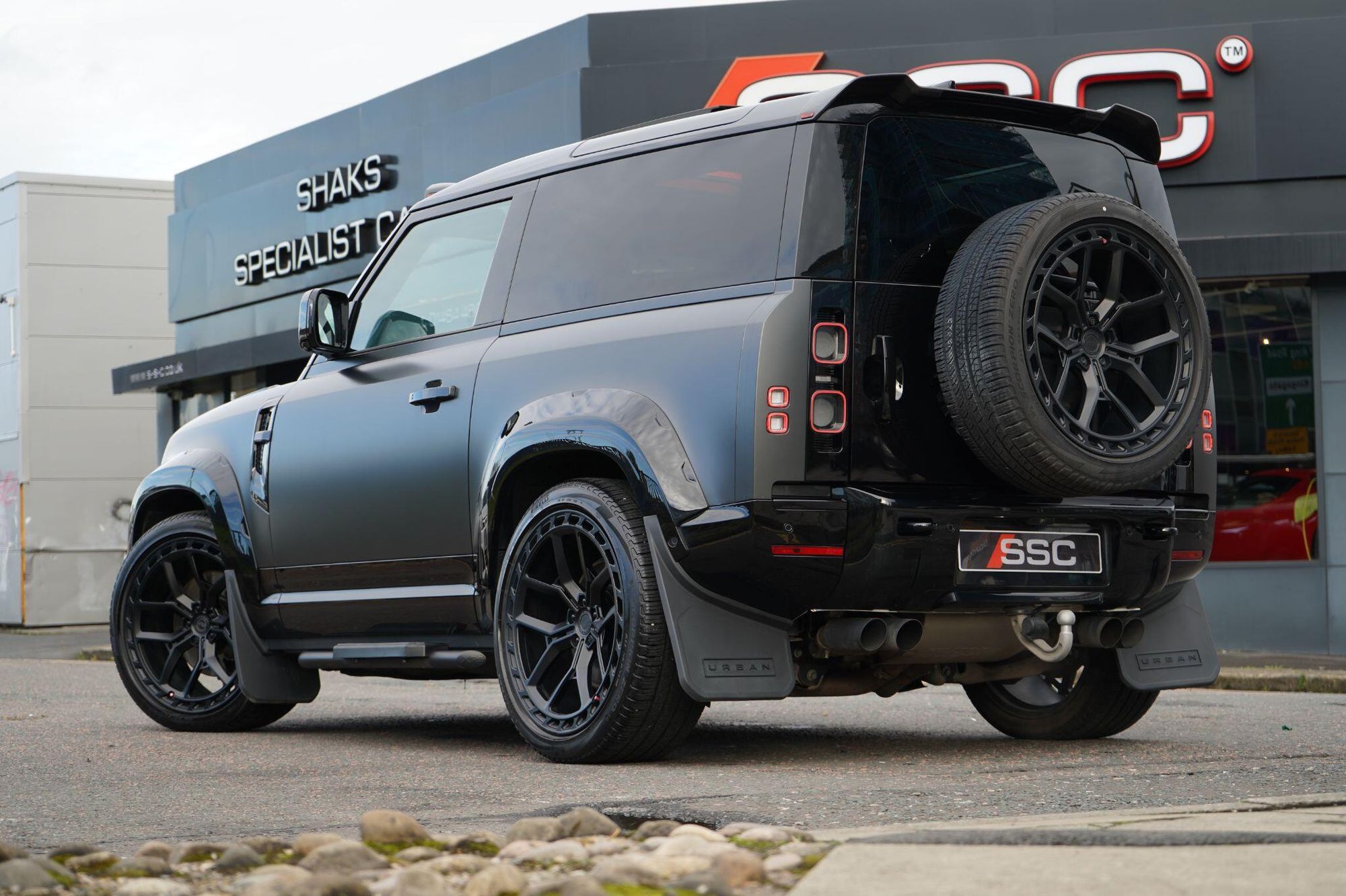 LAND ROVER DEFENDER ESTATE SPECIAL EDITIONS 5.0 P525 V8 Carpathian Edition 90 3dr Auto for sale UK - Slide 2