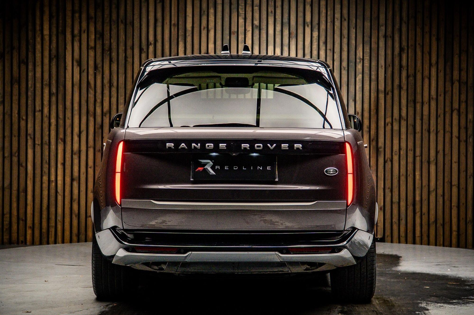 LAND ROVER RANGE ROVER ESTATE 3.0 P440e SE 4dr Auto for sale UK - Slide 6