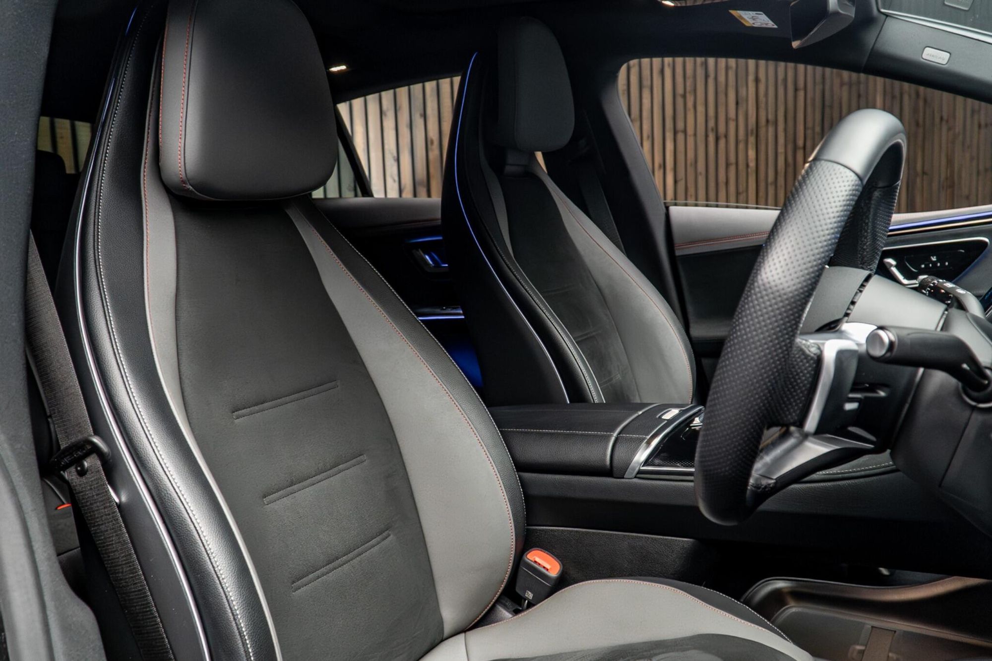 MERCEDES-BENZ EQE SALOON EQE 300 180kW AMG Line Premium 89kWh 4dr Auto for sale UK - Slide 2