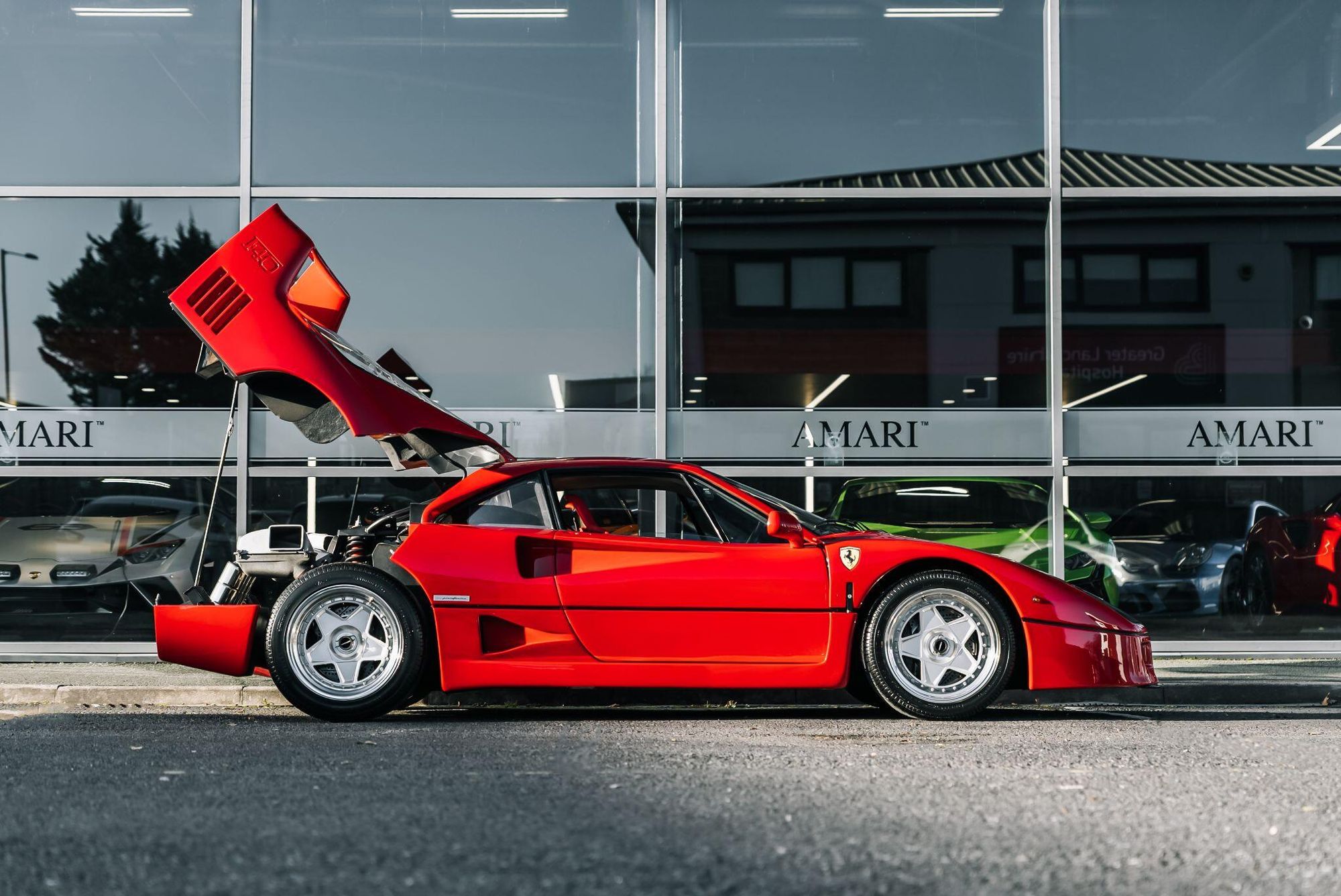 FERRARI F40 COUPE 2dr for sale UK - Slide 4