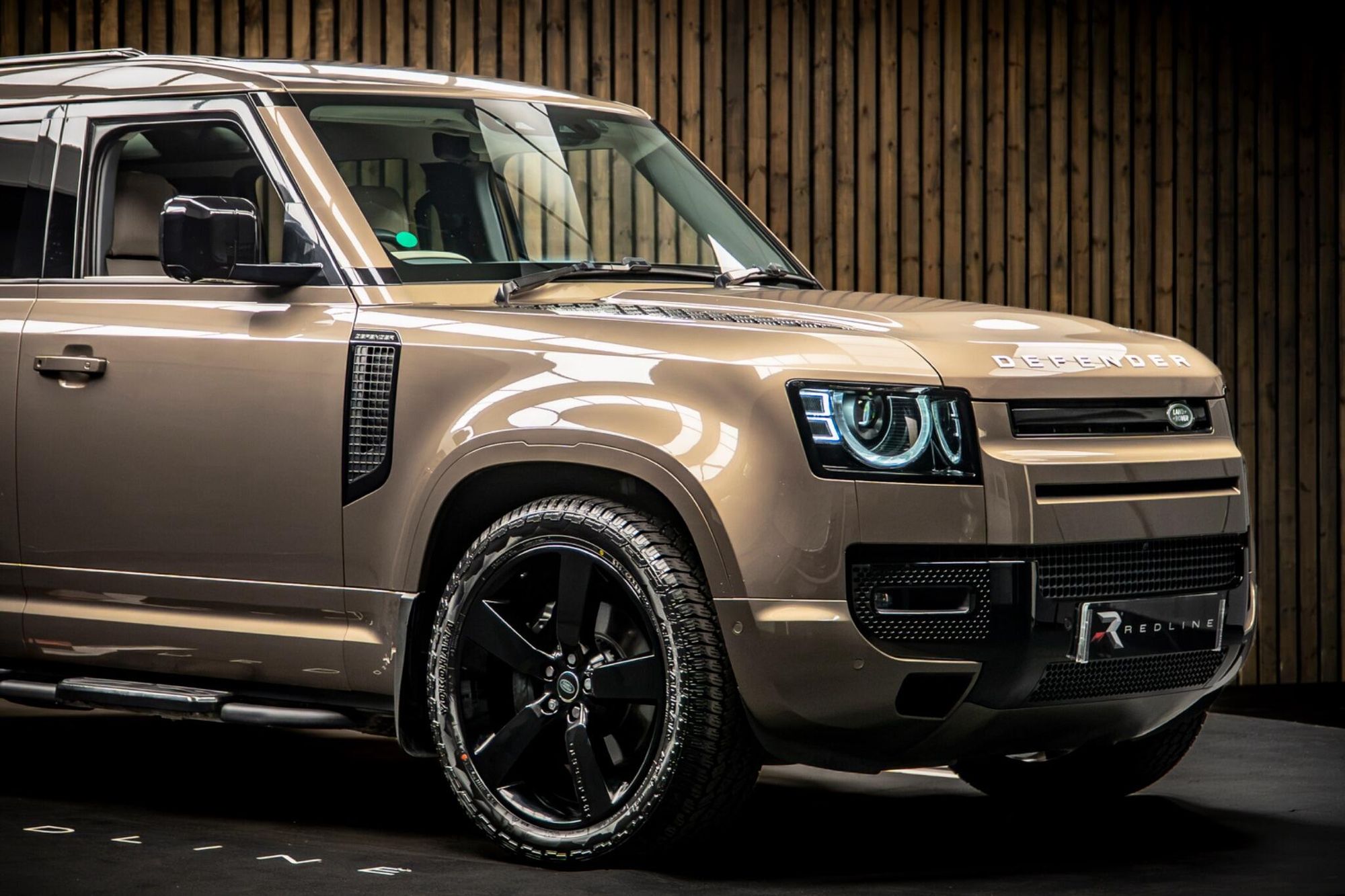 LAND ROVER DEFENDER ESTATE SPECIAL EDITIONS 2.0 P400e XS Edition 110 5dr Auto for sale UK - Slide 10
