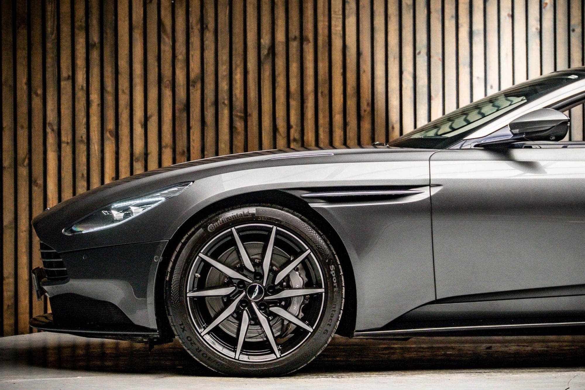 ASTON MARTIN DB11 COUPE V12 2dr Touchtronic Auto for sale UK - Slide 9