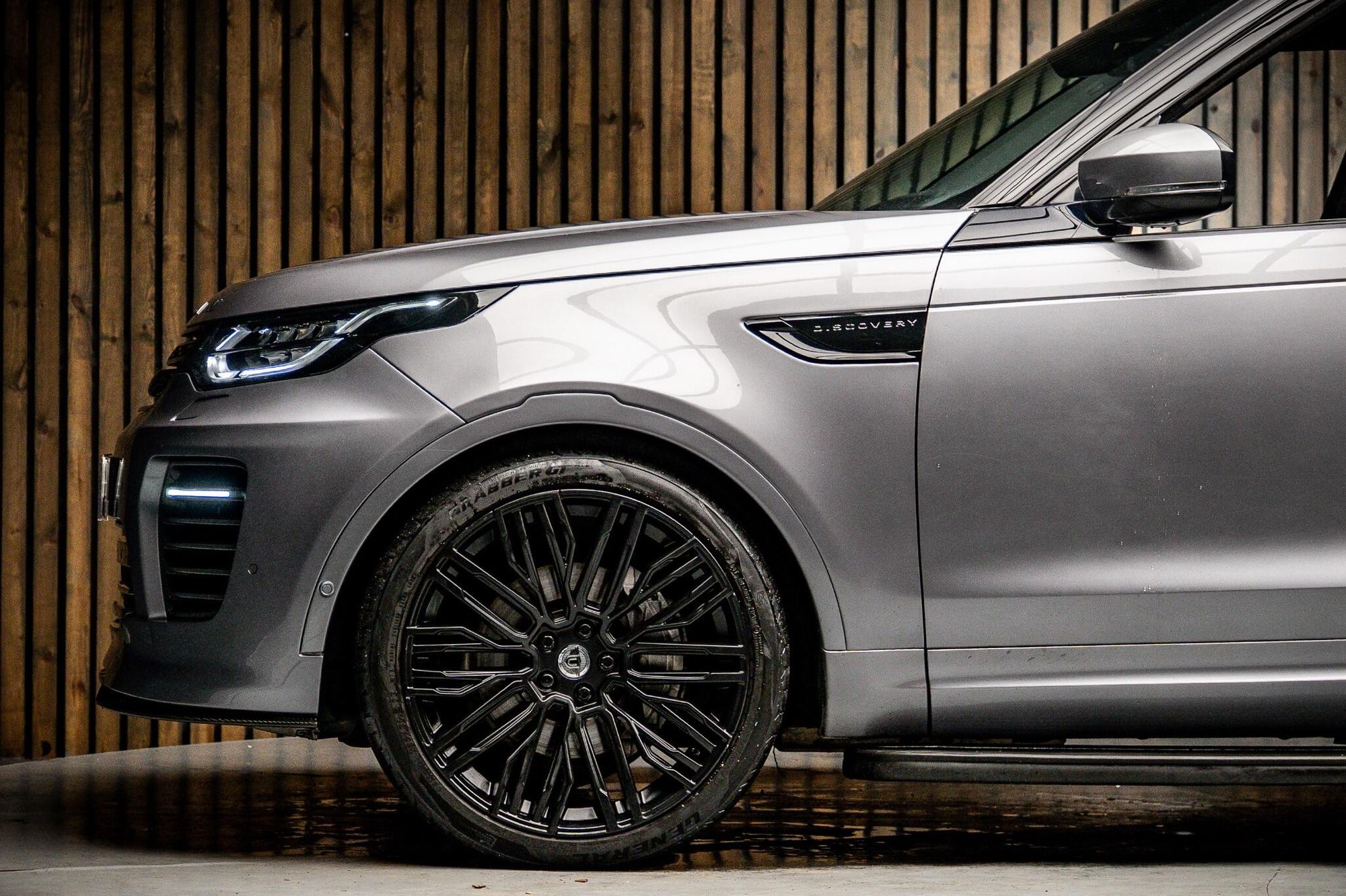 LAND ROVER DISCOVERY DIESEL SW 3.0 SD6 HSE 5dr Auto for sale UK - Slide 9