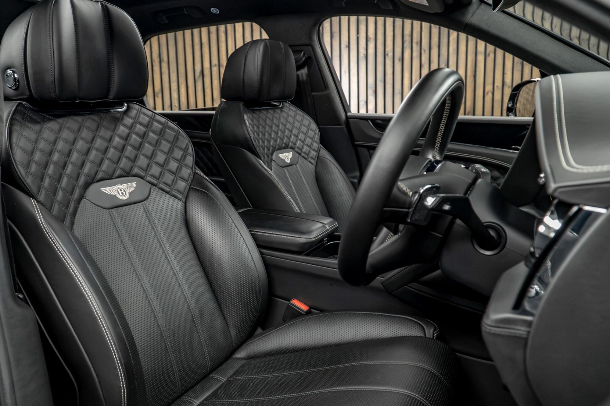 BENTLEY BENTAYGA ESTATE 4.0 V8 Azure 5dr Auto for sale UK - Slide 2
