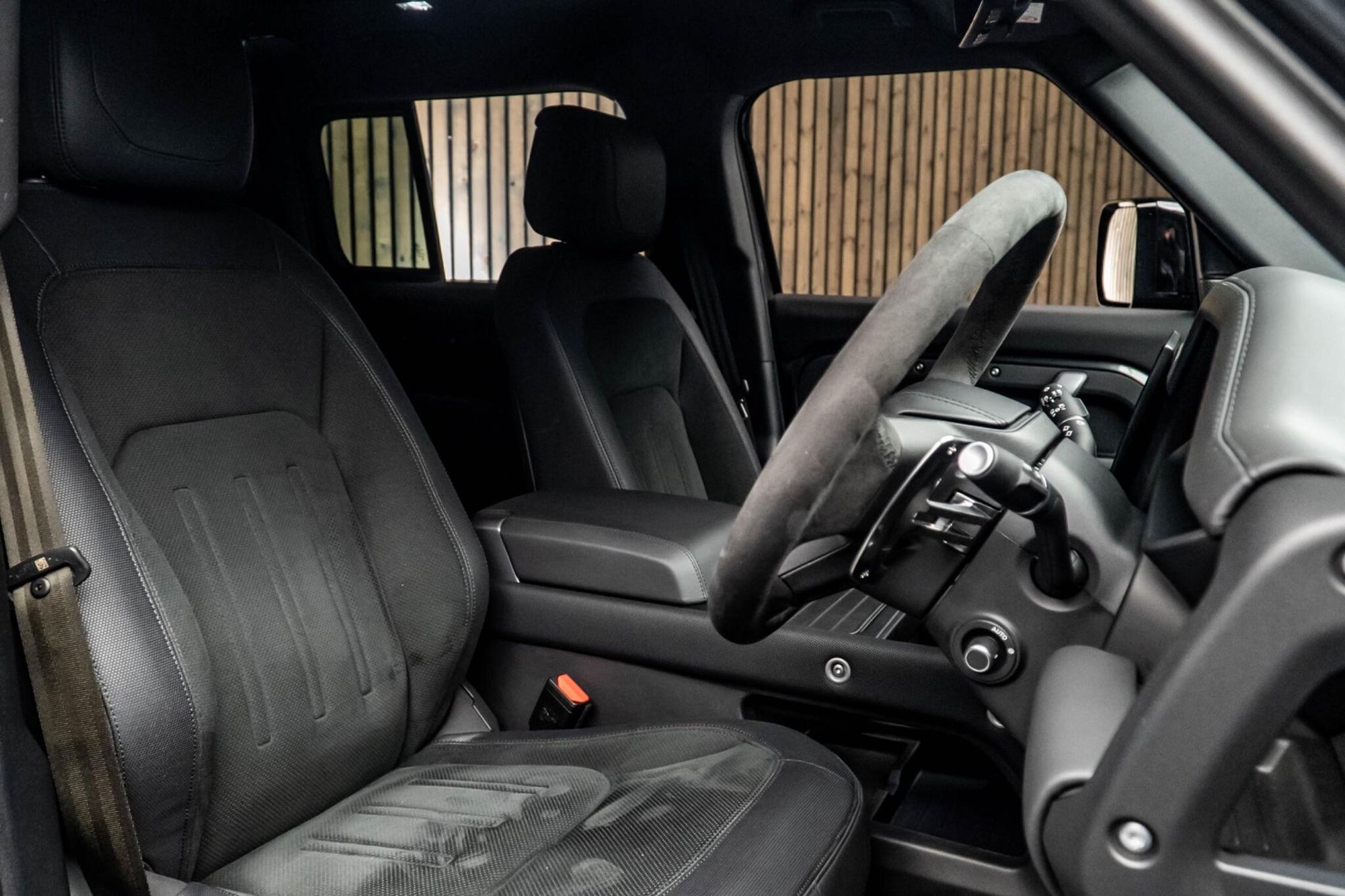 LAND ROVER DEFENDER ESTATE SPECIAL EDITIONS 5.0 P525 V8 Carpathian Edition 110 5dr Auto for sale UK - Slide 2