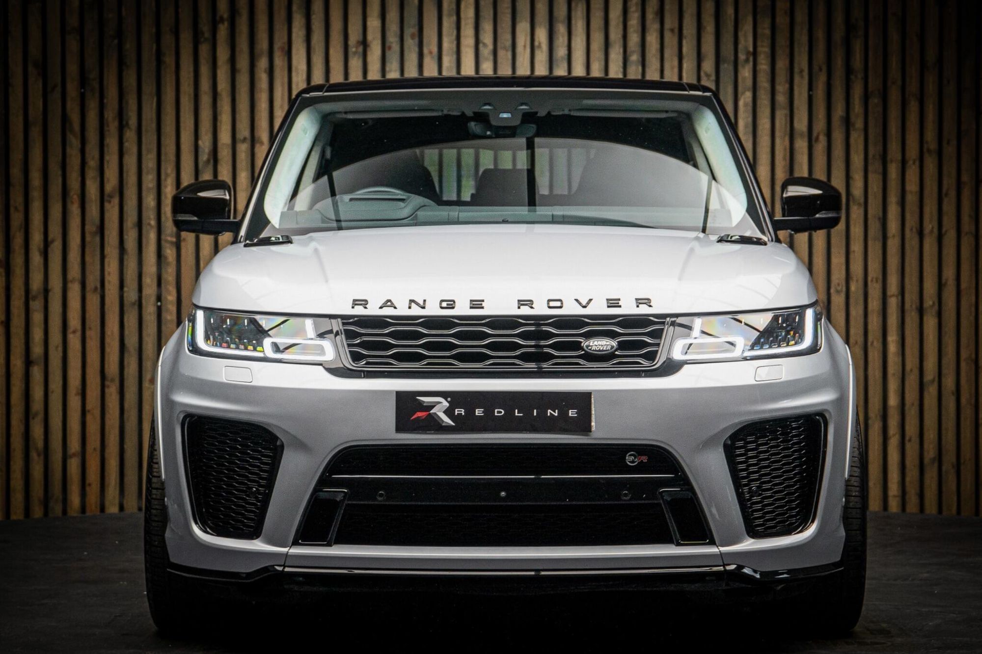 LAND ROVER RANGE ROVER SPORT ESTATE 5.0 P575 S/C SVR 5dr Auto for sale UK - Slide 5