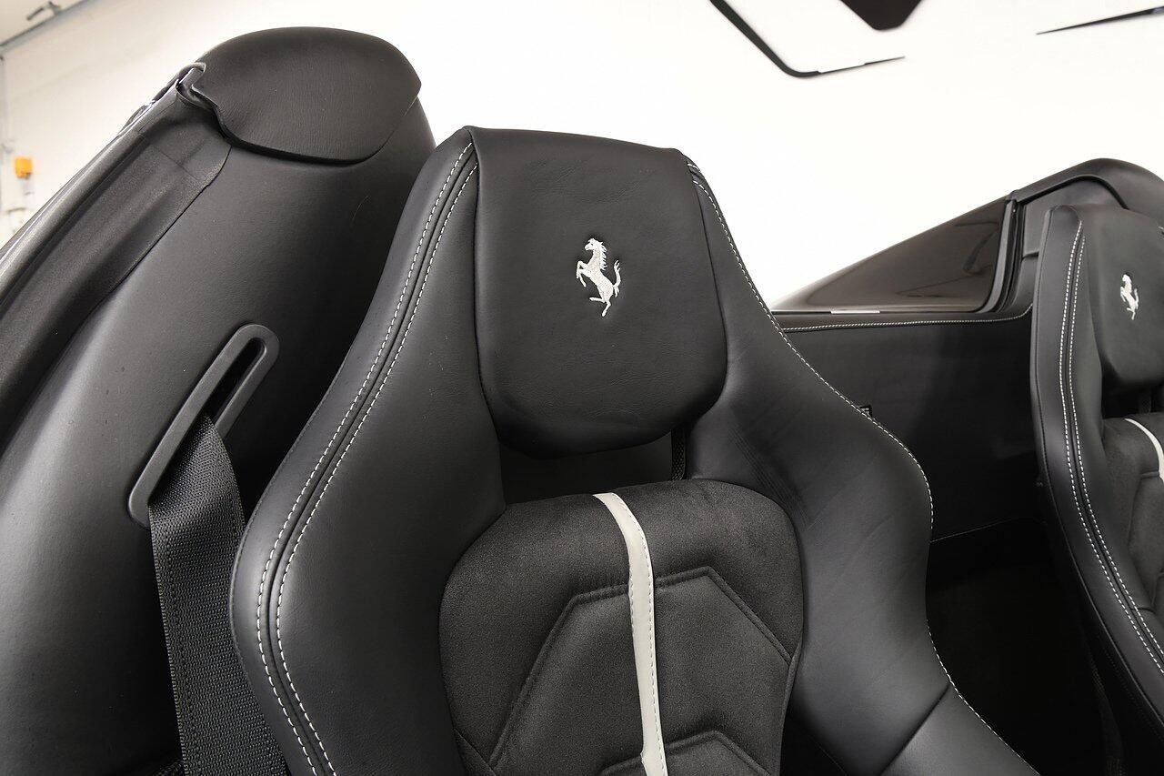 FERRARI 458 CONVERTIBLE Spider 2dr Auto for sale UK - Slide 9