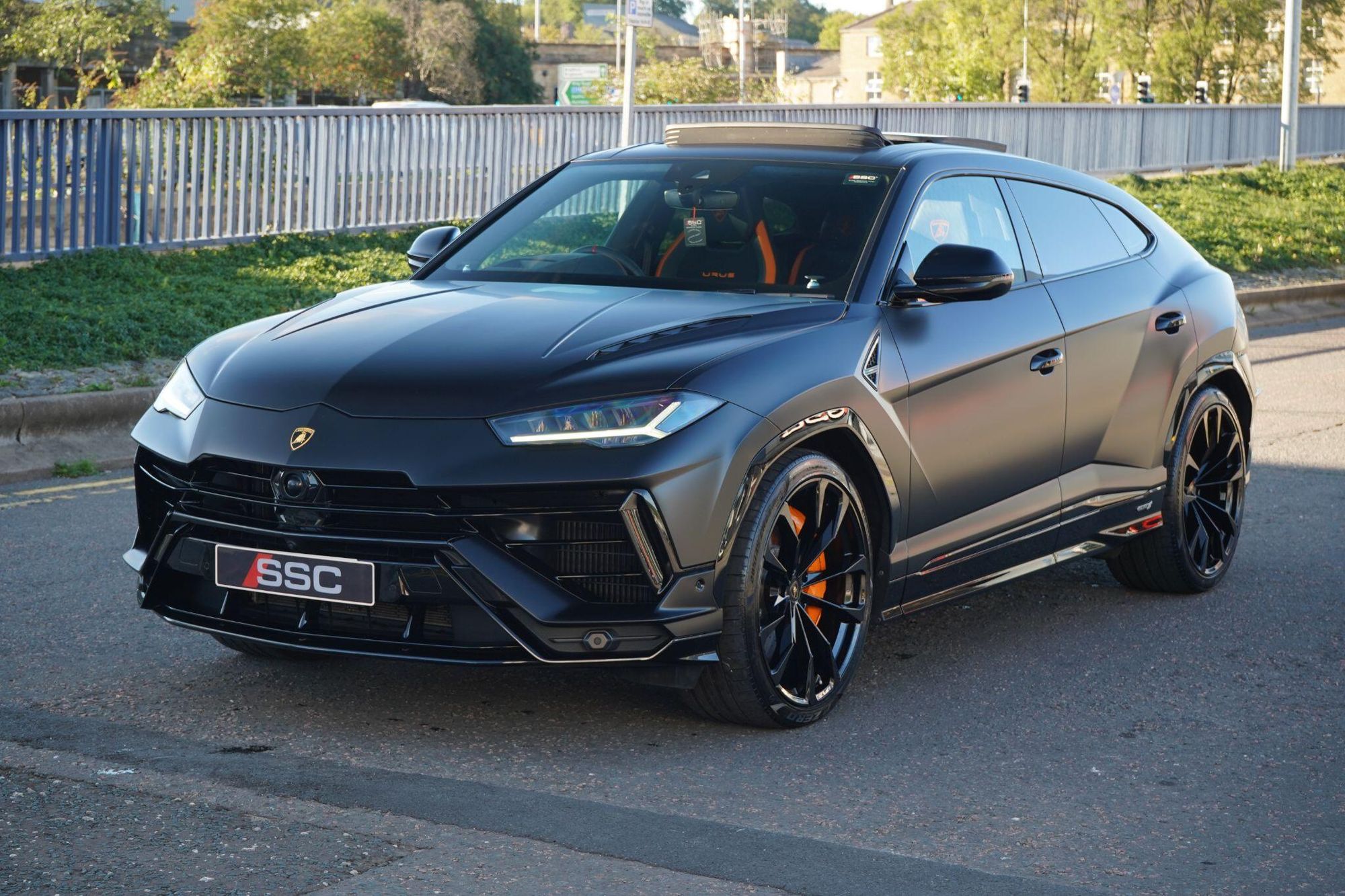 LAMBORGHINI URUS ESTATE 4.0T FSI V8 S 5dr Auto for sale UK - Slide 7